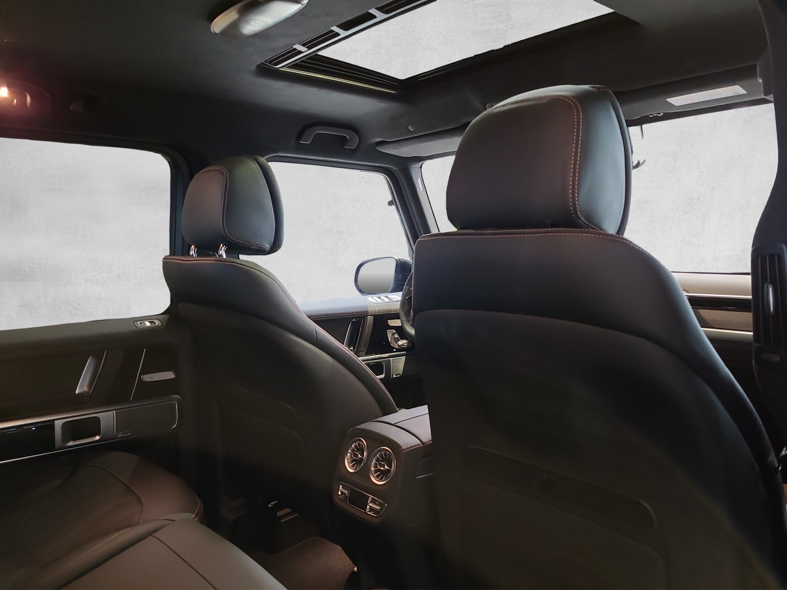 MERCEDES-BENZ G 63 AMG 9G-Tronic-image-14