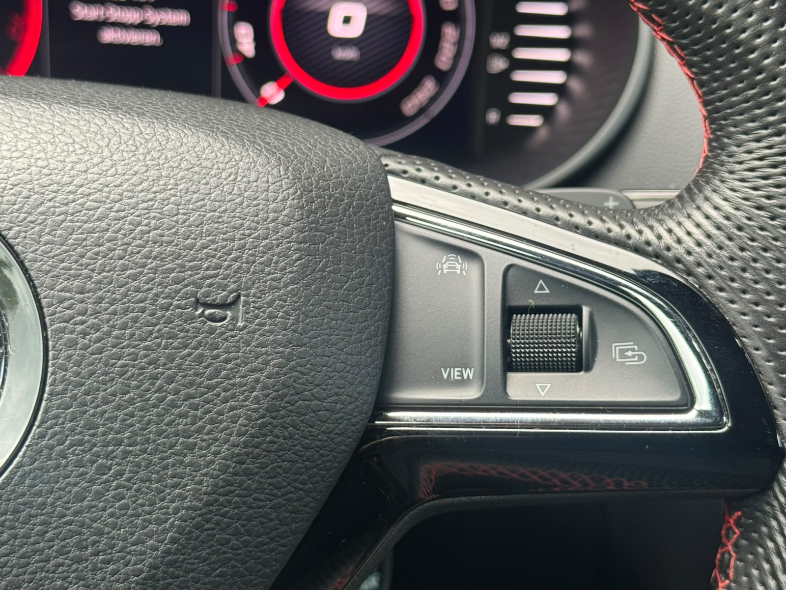 SKODA Octavia Combi 2.0 TSI RS DSG-image-20
