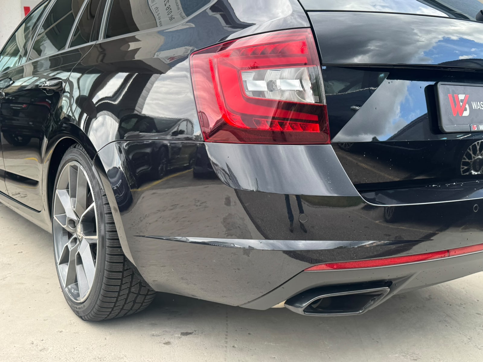 SKODA Octavia Combi 2.0 TSI RS DSG-image-9