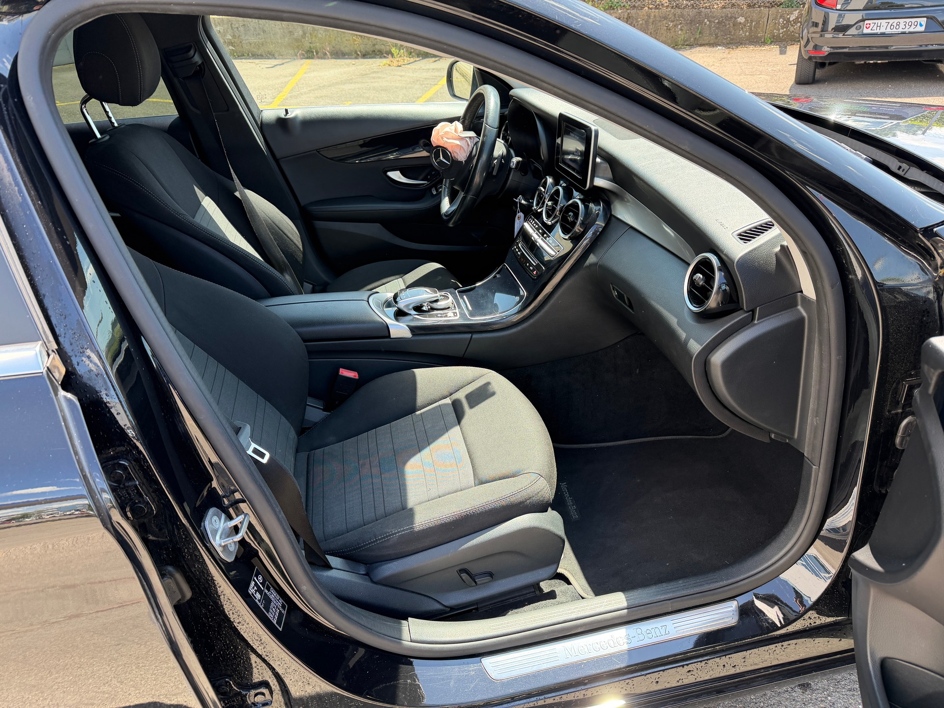 MERCEDES-BENZ C 180 BlueTEC AMG Line 7G-Tronic-image-9