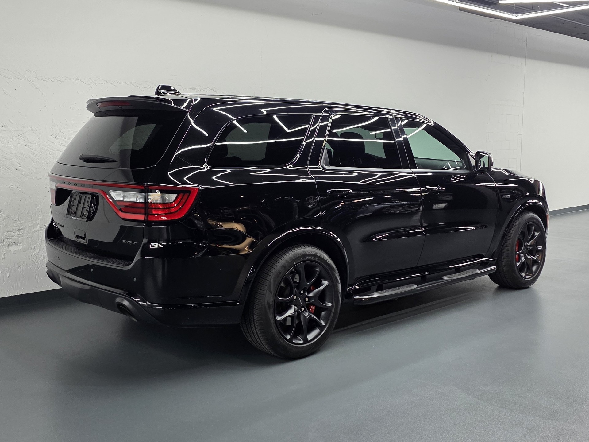 DODGE Durango SRT 392-showroom-element-2