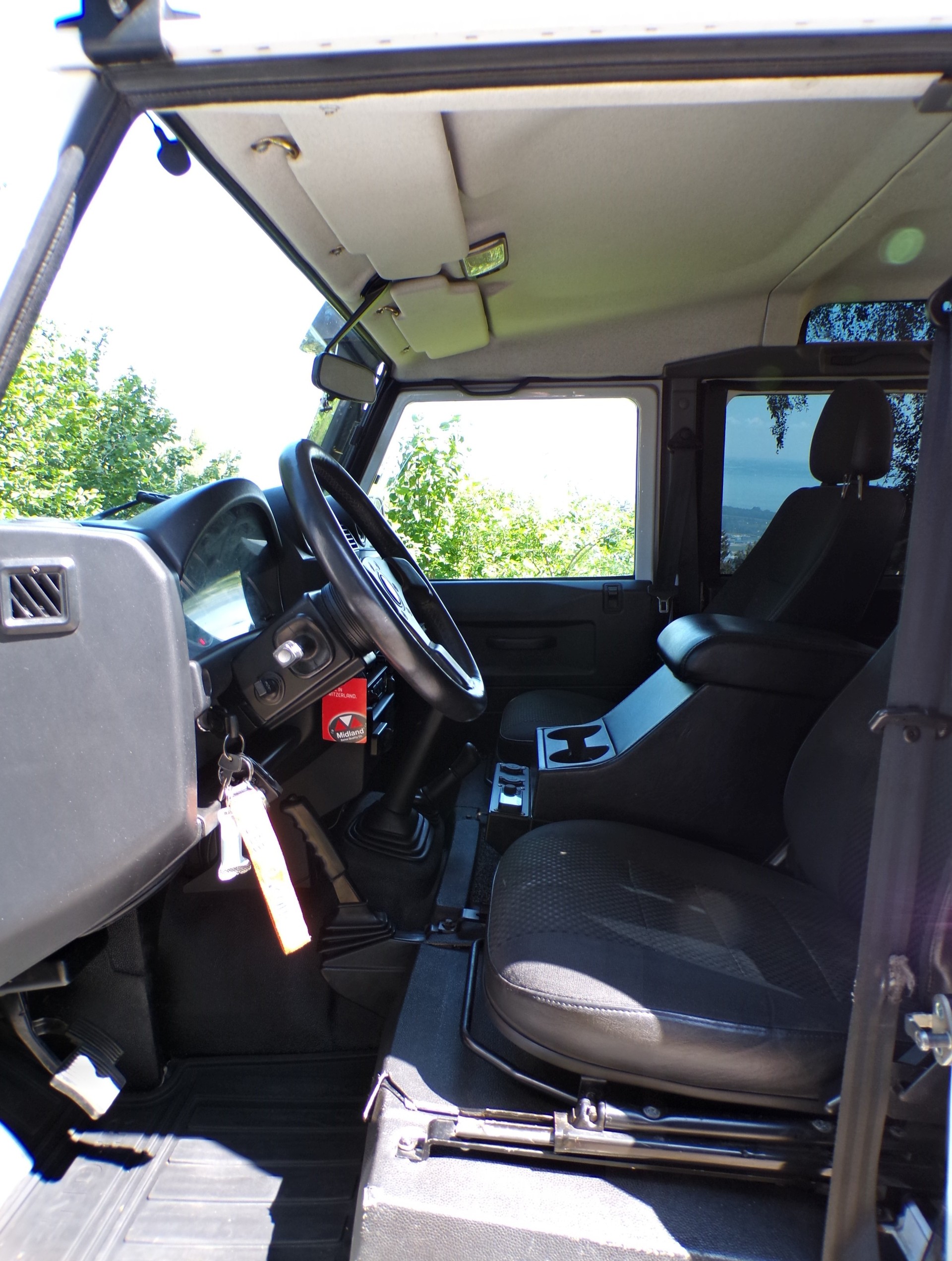 LAND ROVER Defender 110 2.2 TD4 Station Wagon Legend-image-22