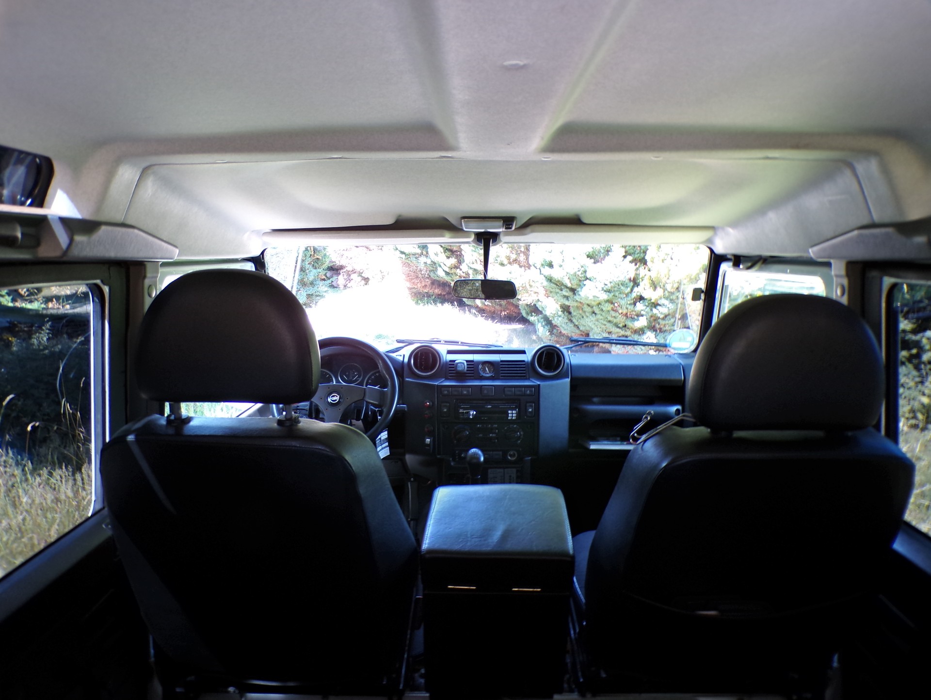 LAND ROVER Defender 110 2.2 TD4 Station Wagon Legend-image-17