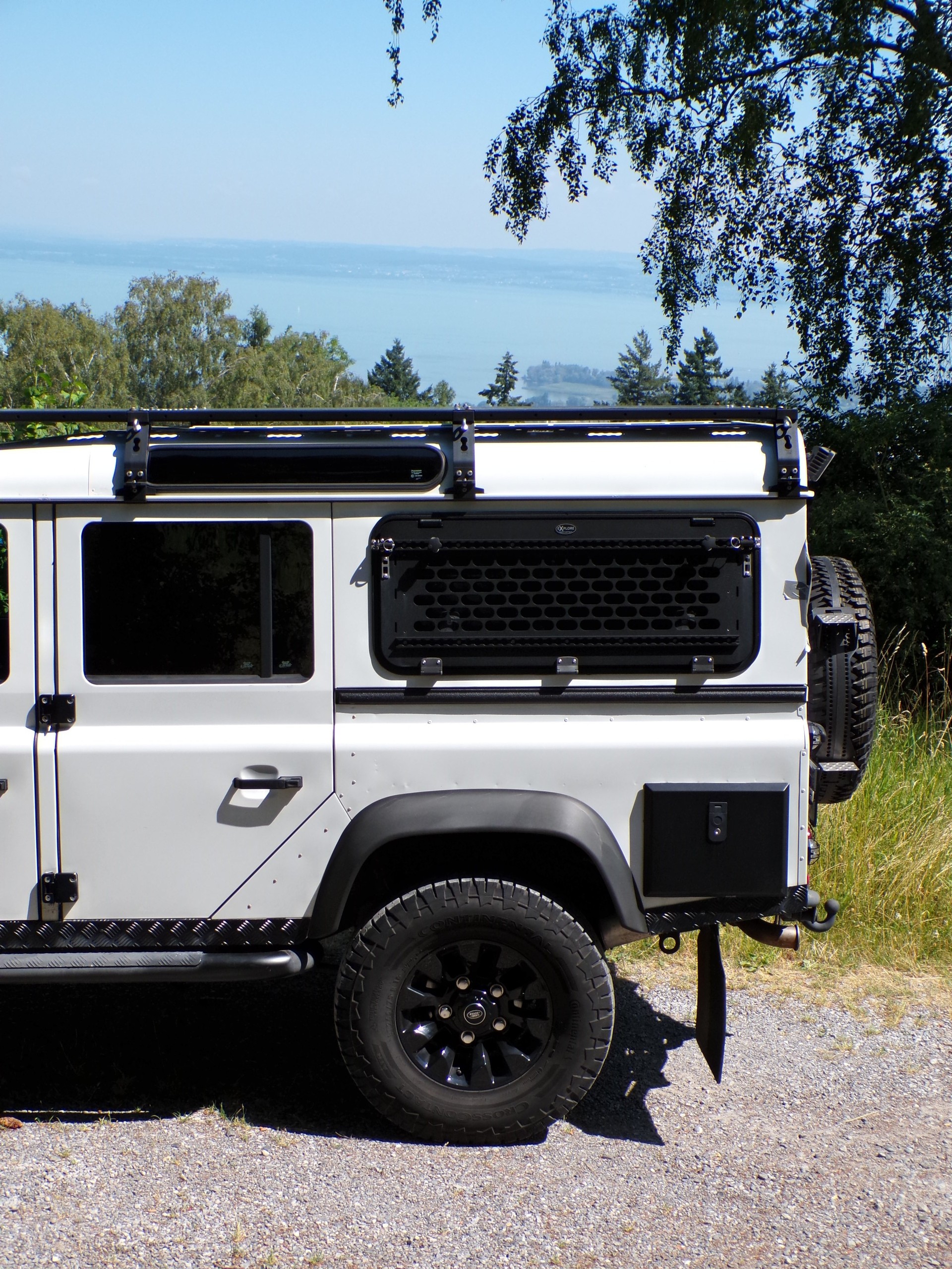 LAND ROVER Defender 110 2.2 TD4 Station Wagon Legend-image-8
