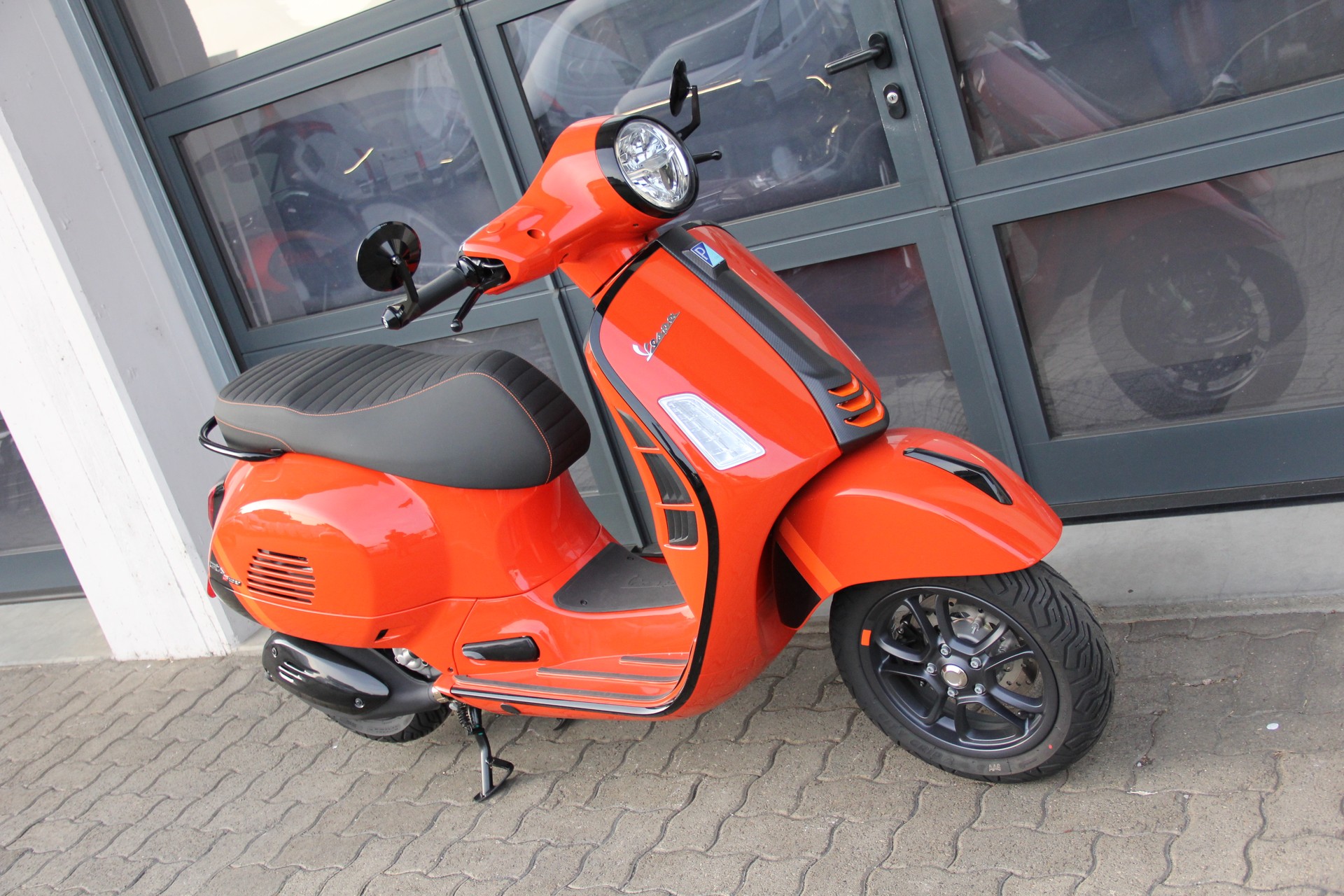PIAGGIO Vespa GTS 300 Super Sport ABS-image-8