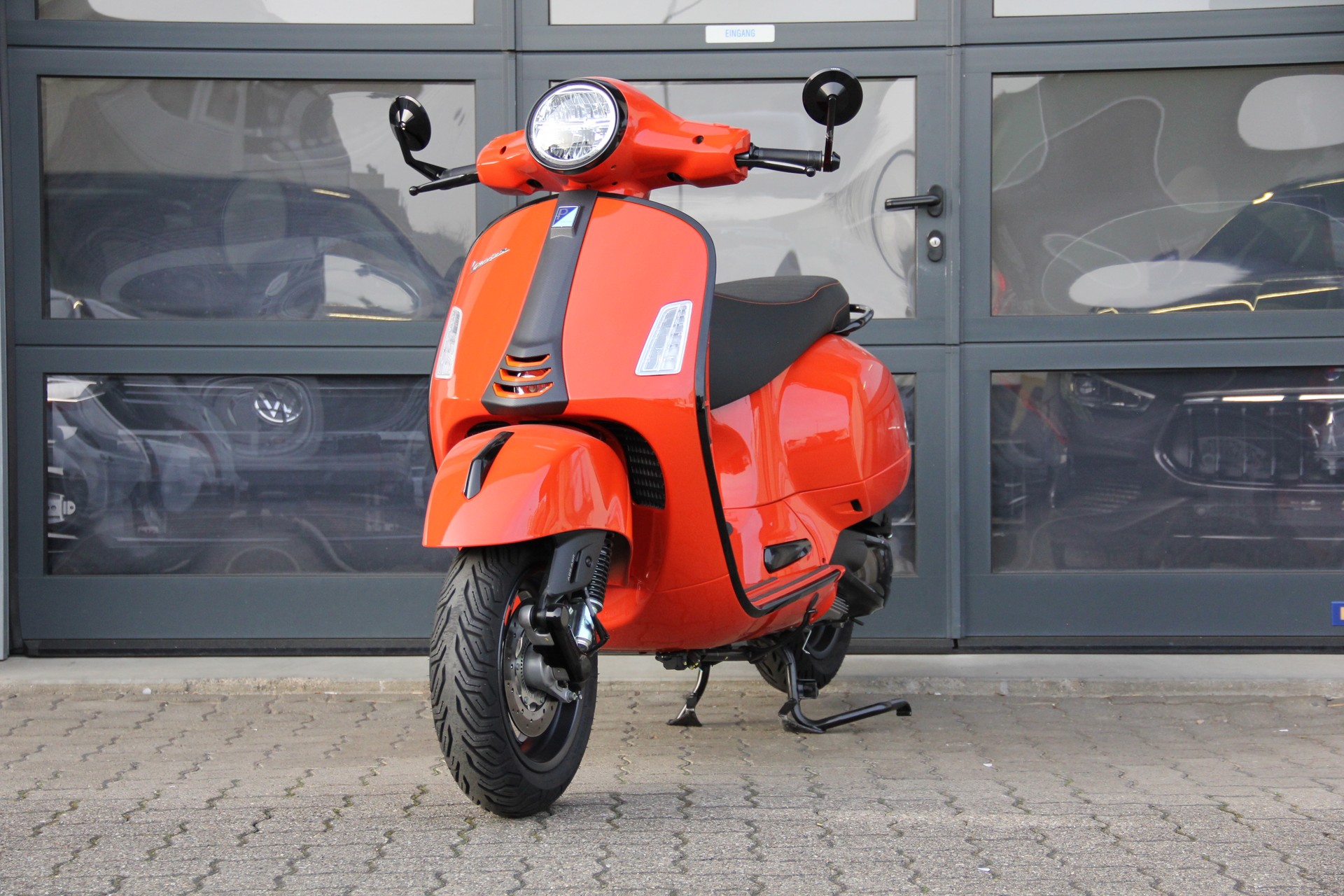 PIAGGIO Vespa GTS 300 Super Sport ABS-image-2