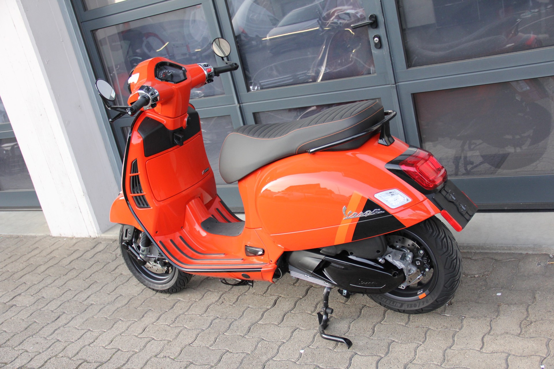 PIAGGIO Vespa GTS 300 Super Sport ABS-image-9