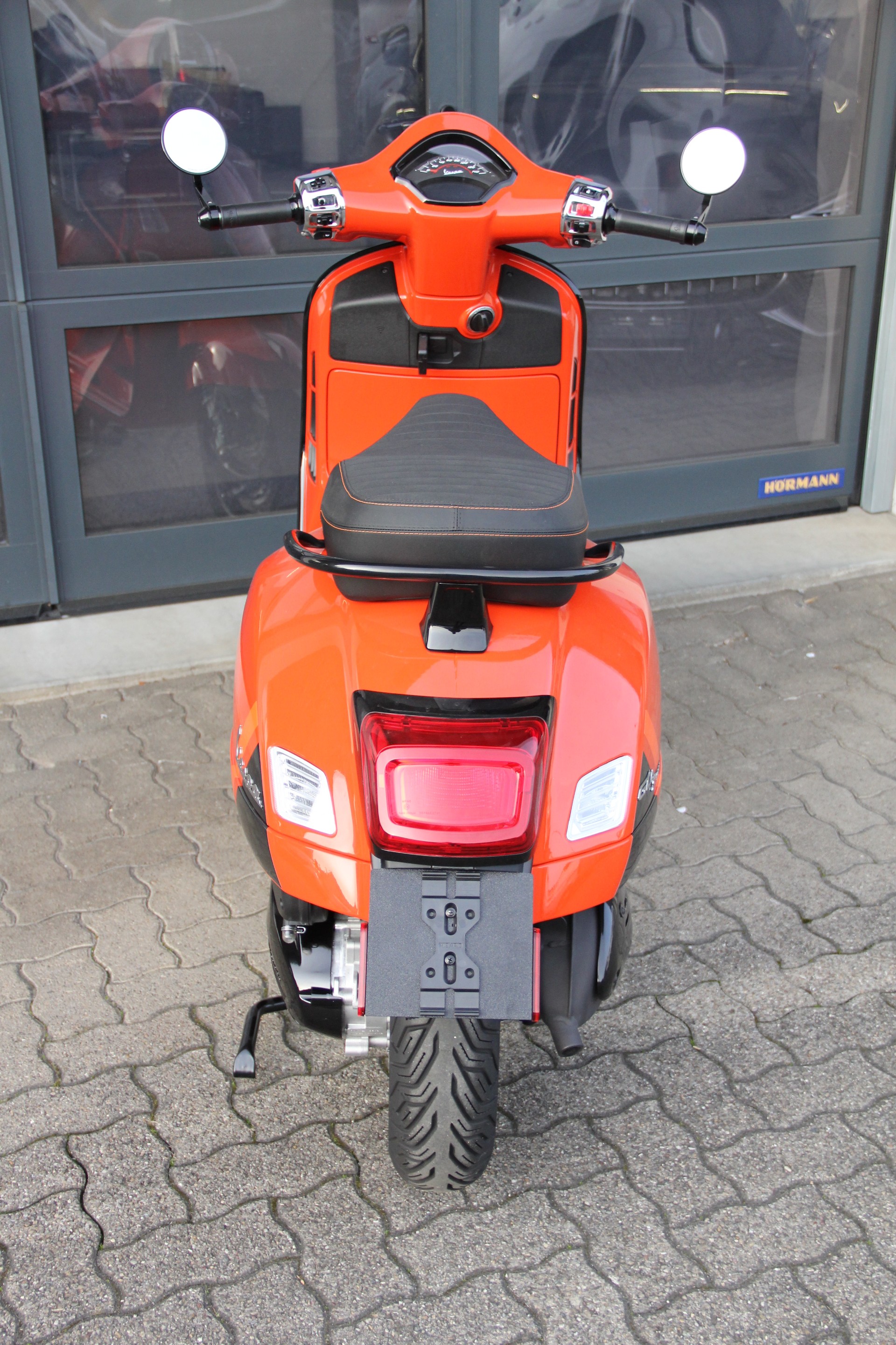 PIAGGIO Vespa GTS 300 Super Sport ABS-image-11