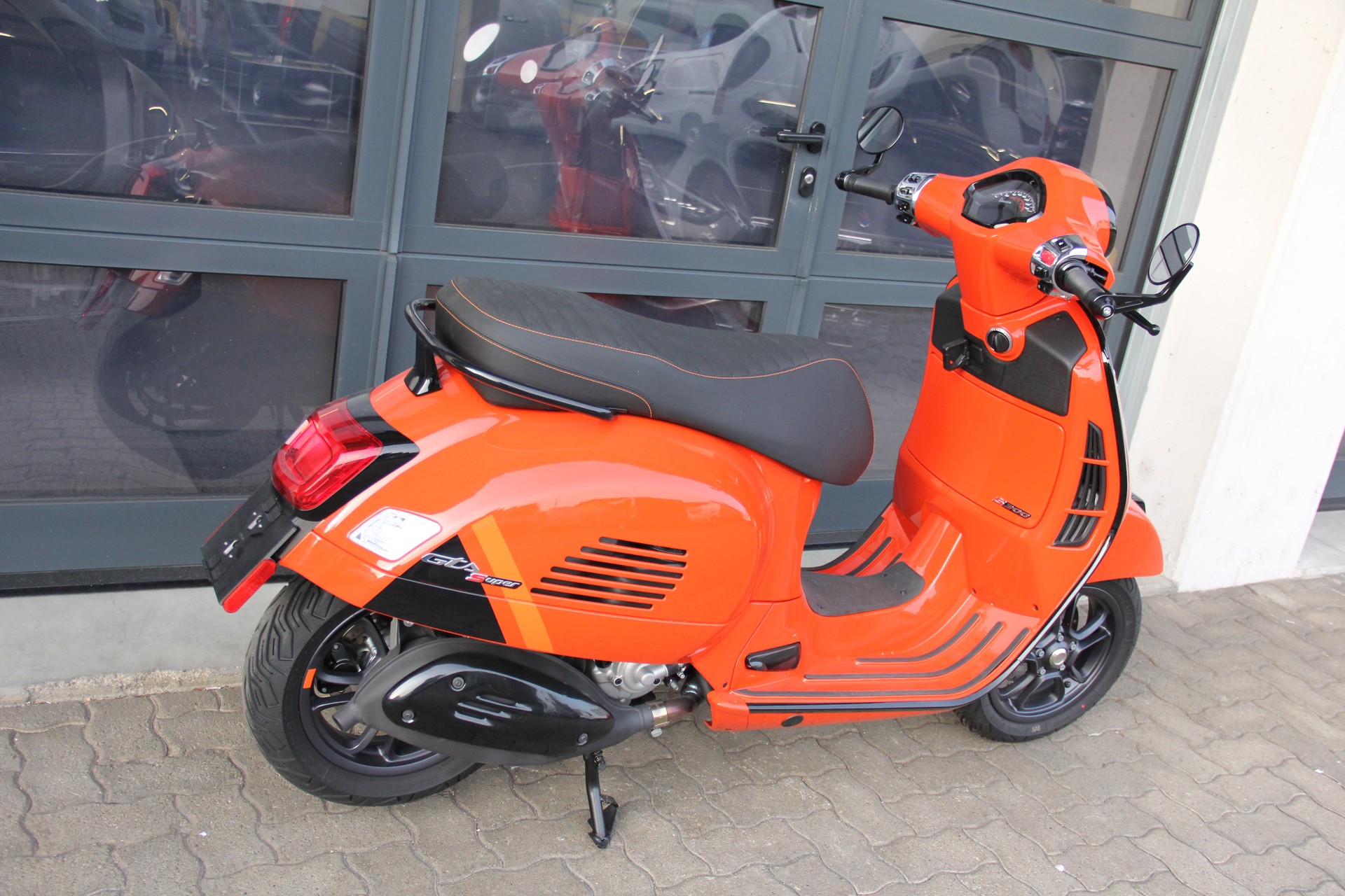 PIAGGIO Vespa GTS 300 Super Sport ABS-image-7