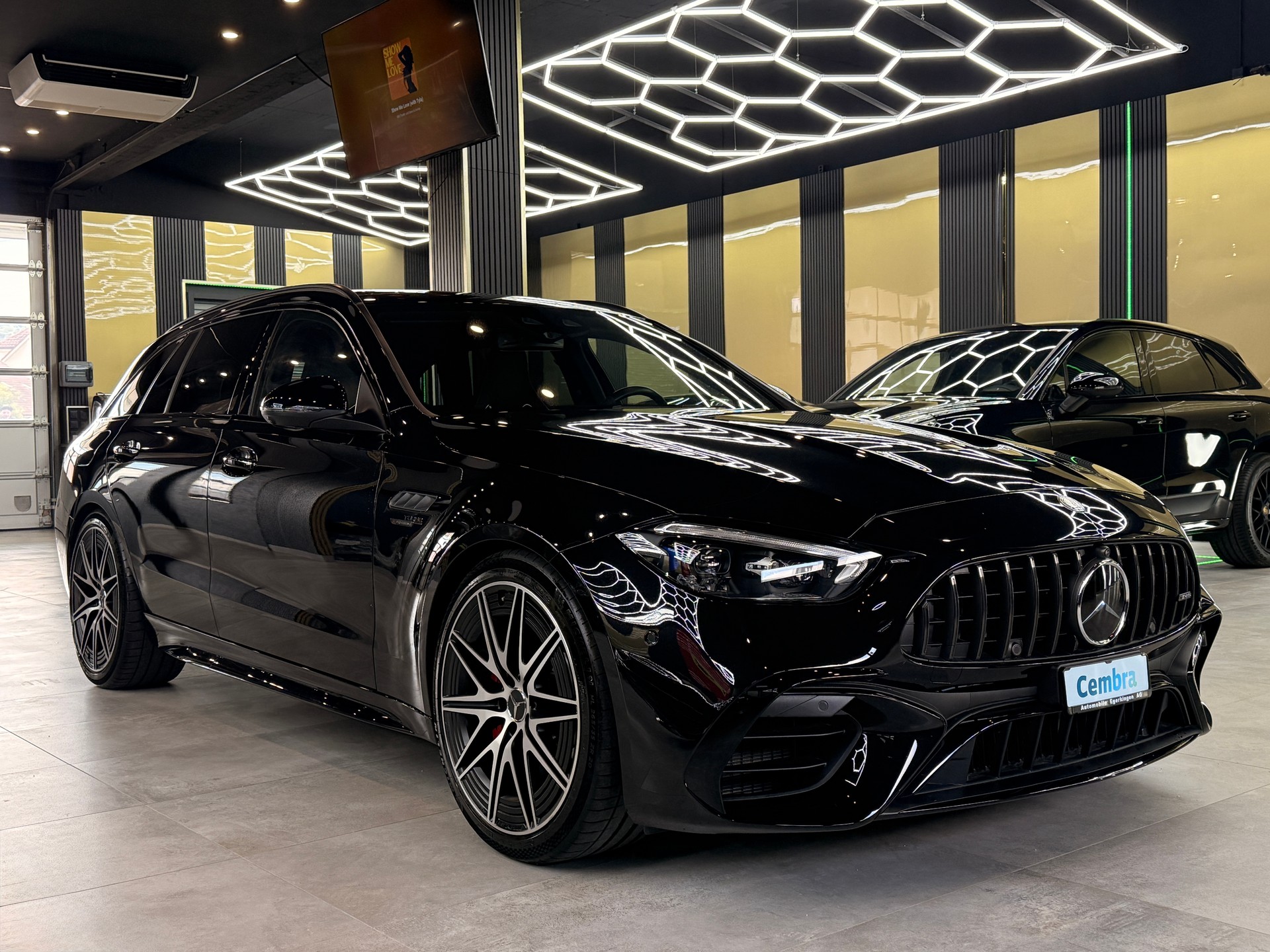 MERCEDES-BENZ C 63 AMG S E Performance Kombi-showroom-element-2