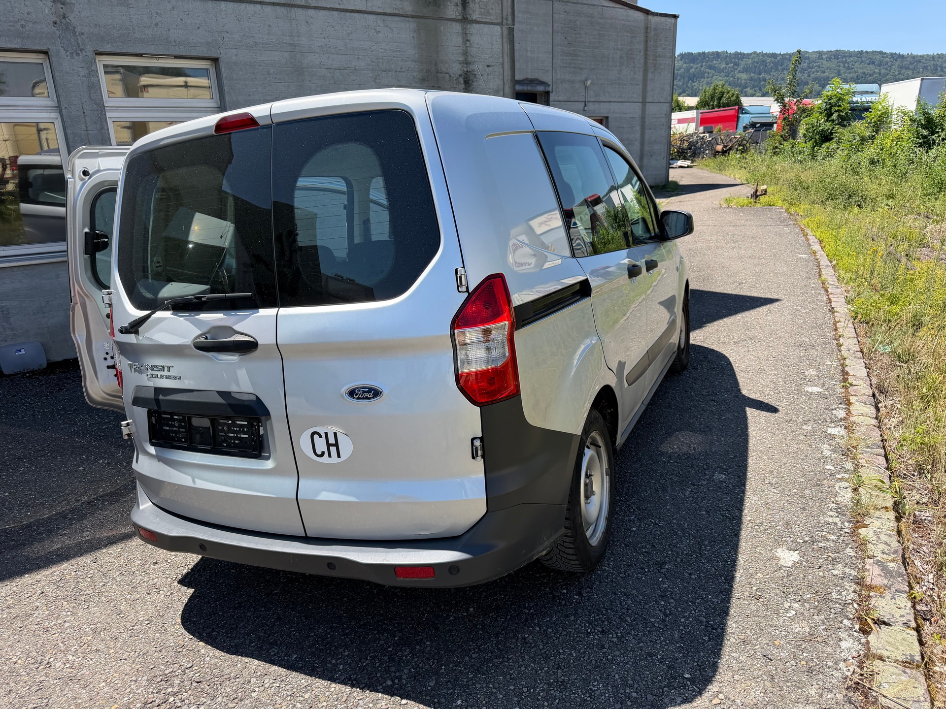 FORD Transit Courier Combi 1.0 EcoBoost Ambiente-image-1