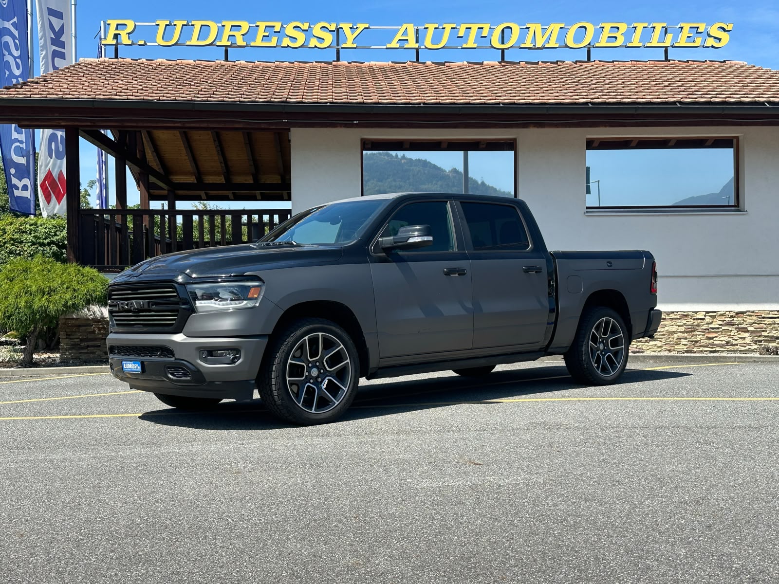 DODGE Ram 1500 Crew Cab. 5.7 Hemi V8 Sport Black