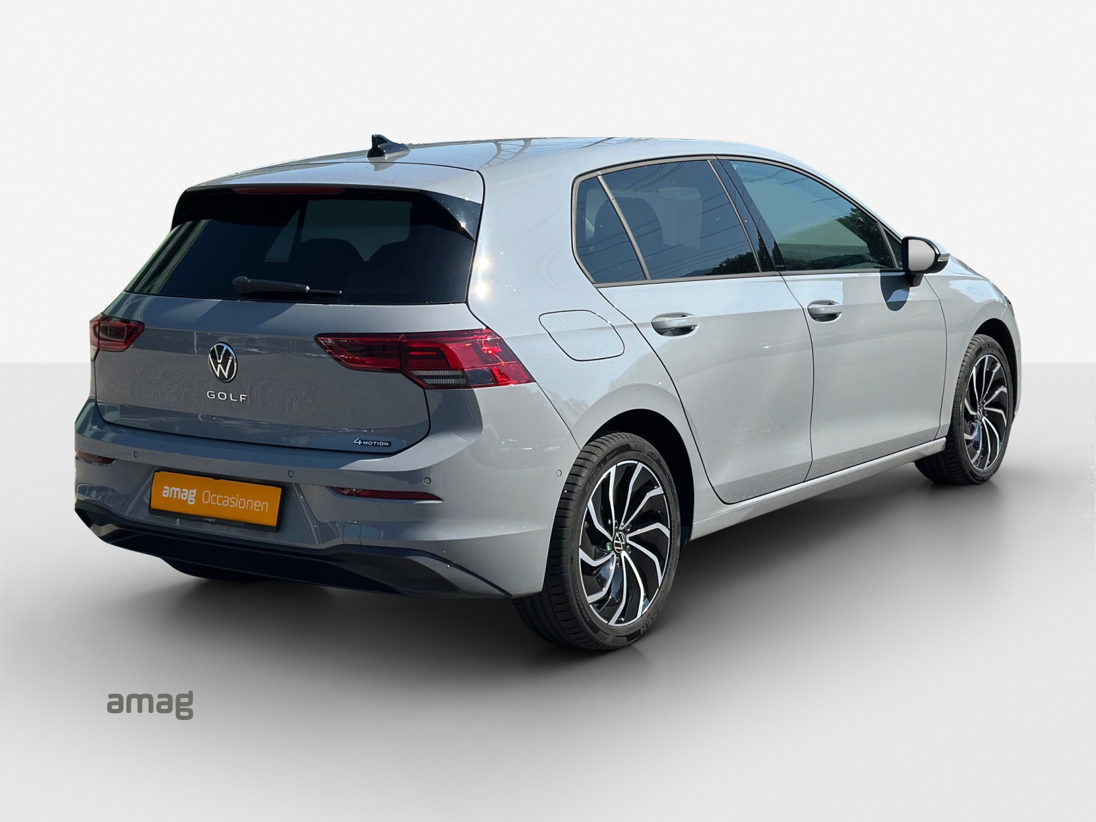 VW Golf 2.0 TDI Life DSG 4Motion-image-4