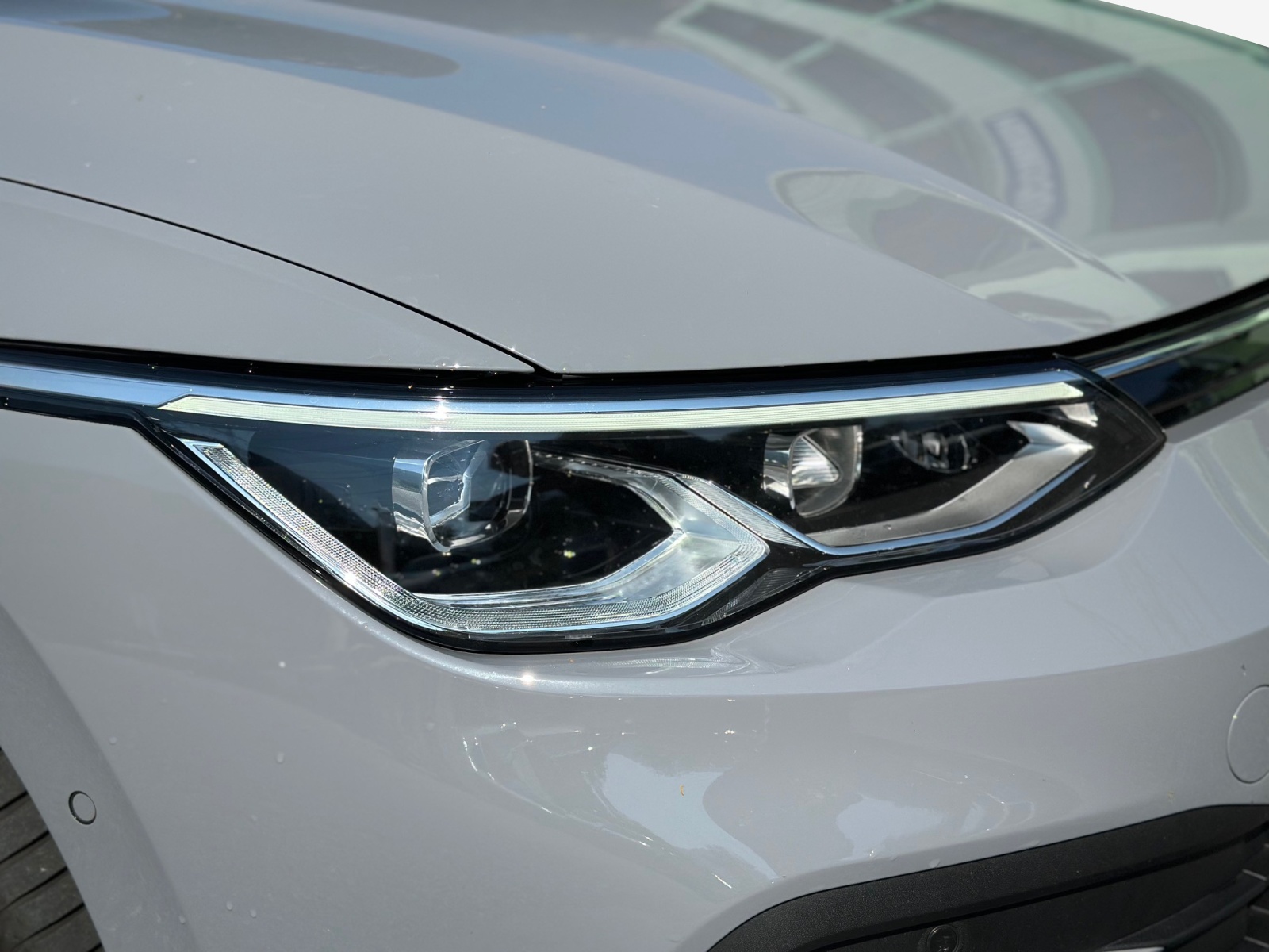 VW Golf 2.0 TDI Life DSG 4Motion-image-14