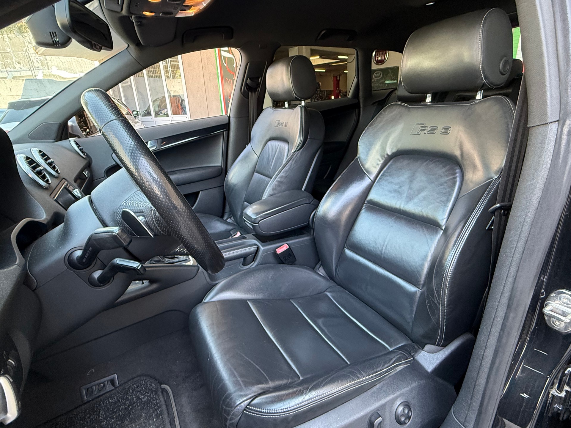 AUDI RS3 Sportback 2.5 TFSI quattro S-tronic-image-4