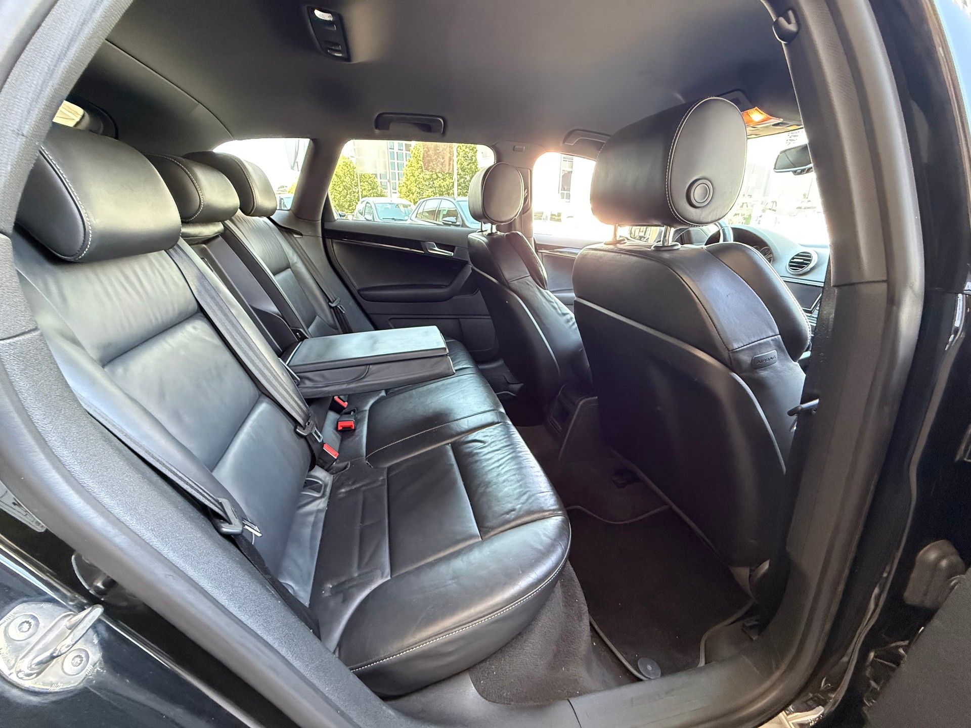 AUDI RS3 Sportback 2.5 TFSI quattro S-tronic-image-6