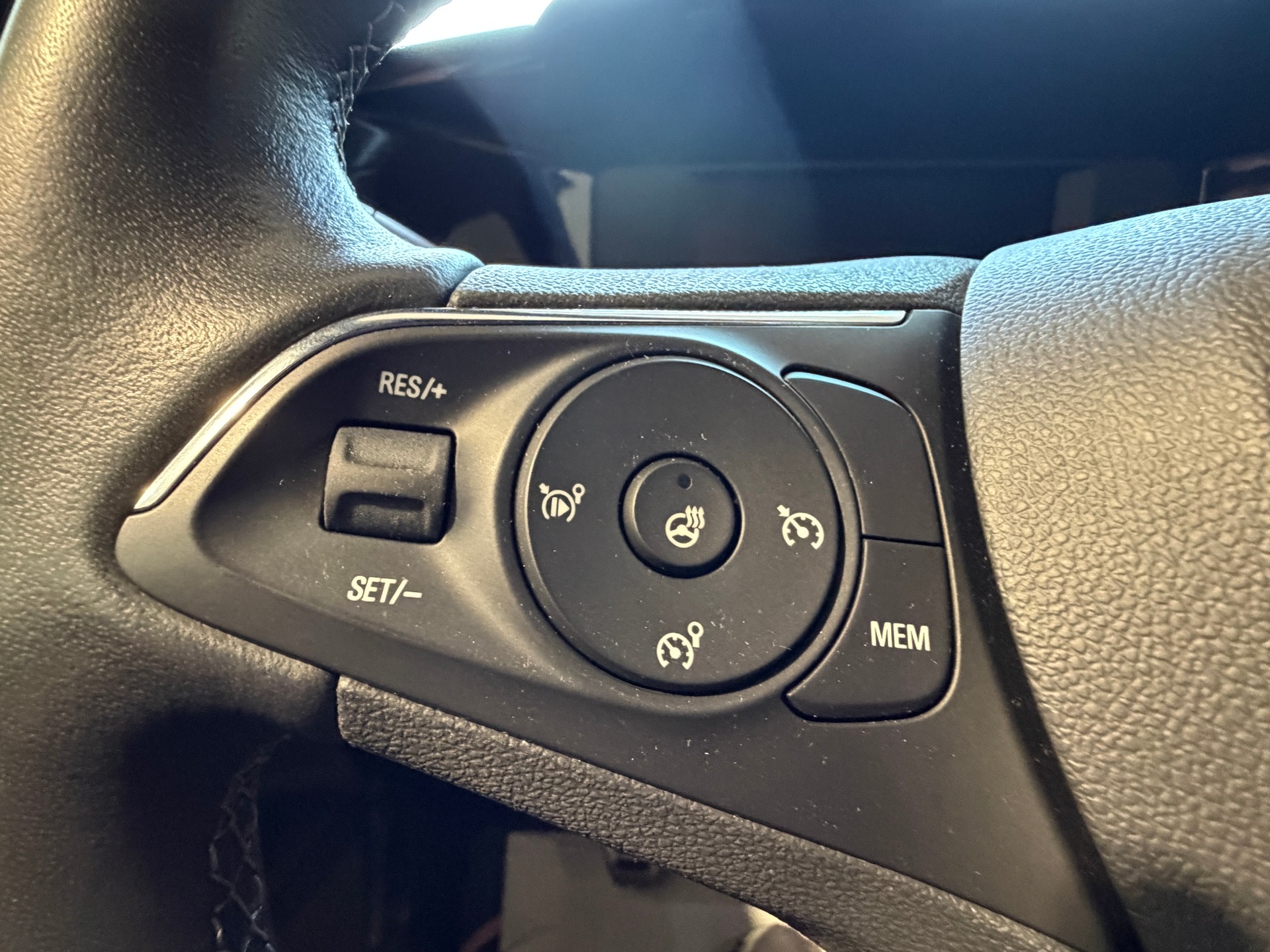 OPEL Mokka 1.2 Direct Injection Turbo GS Line-image-14
