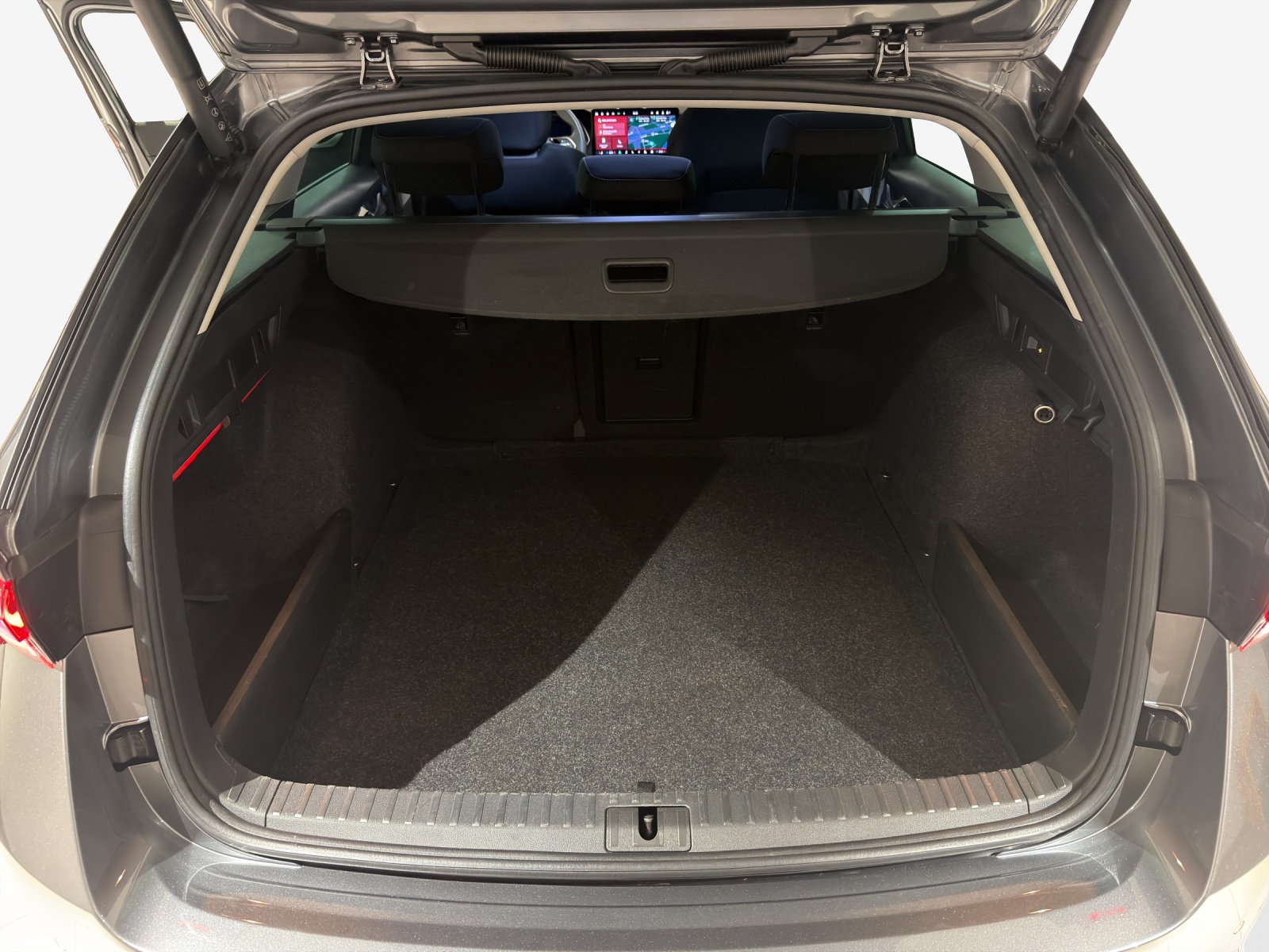 SKODA Octavia Combi 1.5 TSI mHEV DSG Dynamic-image-12