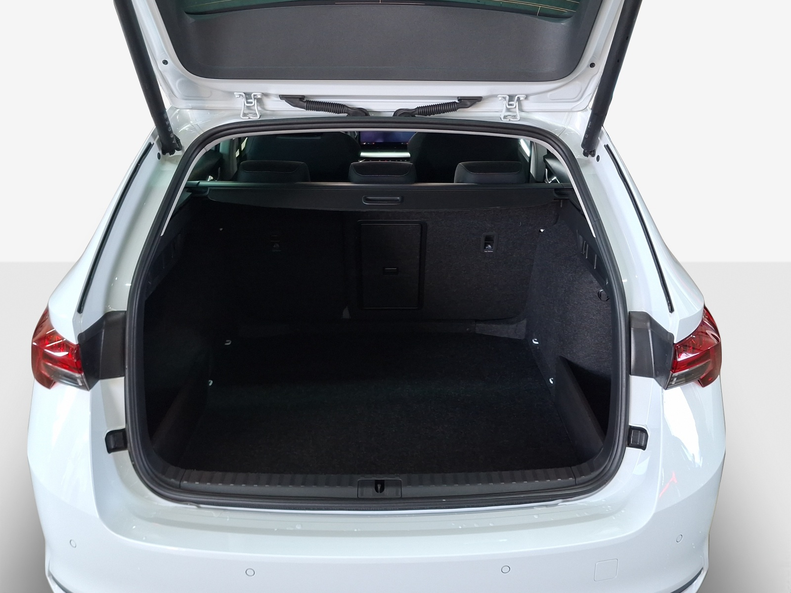 SKODA Octavia Combi 1.5 TSI mHEV DSG Dynamic-image-12