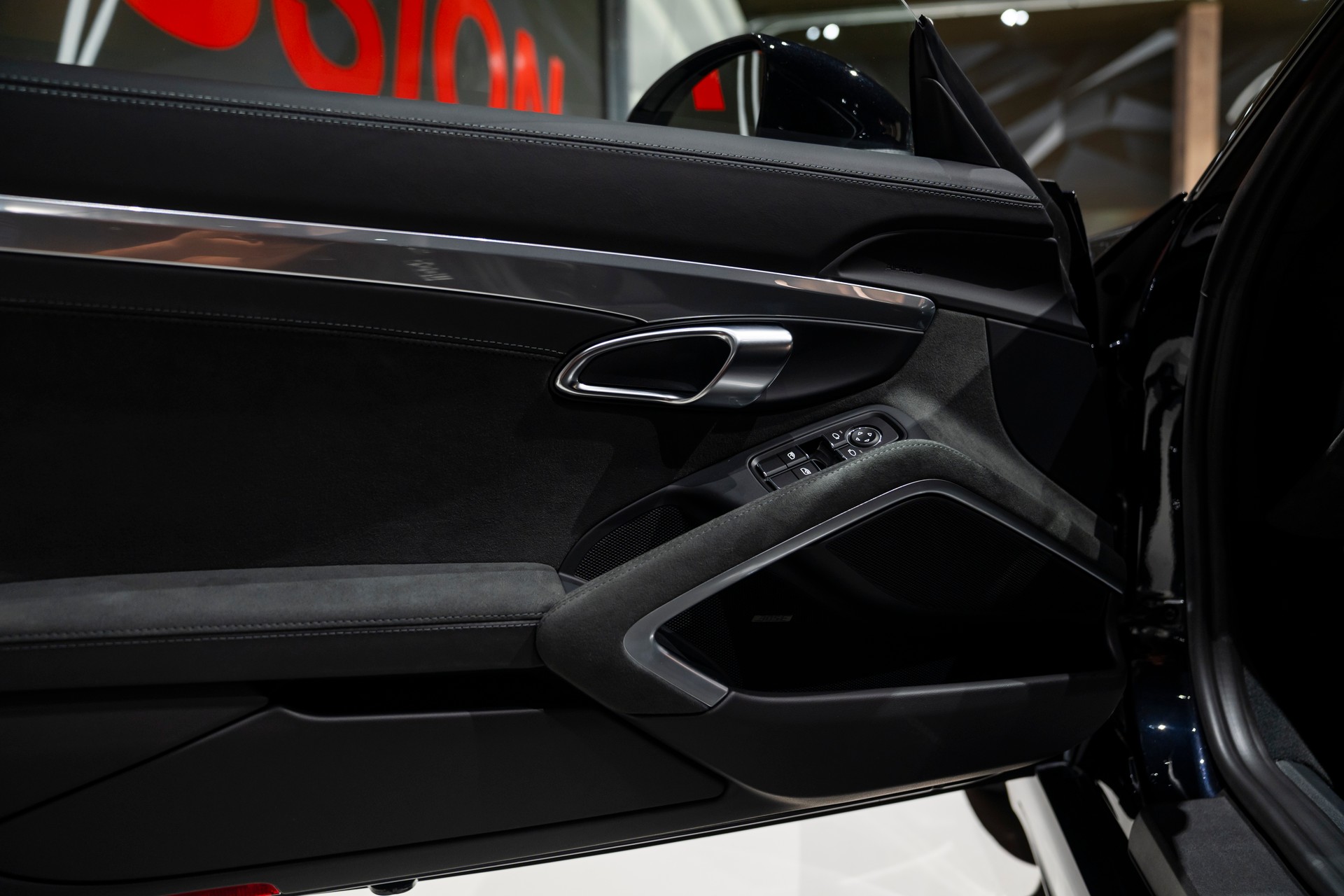 PORSCHE 718 Cayman GTS 4.0 PDK-image-9