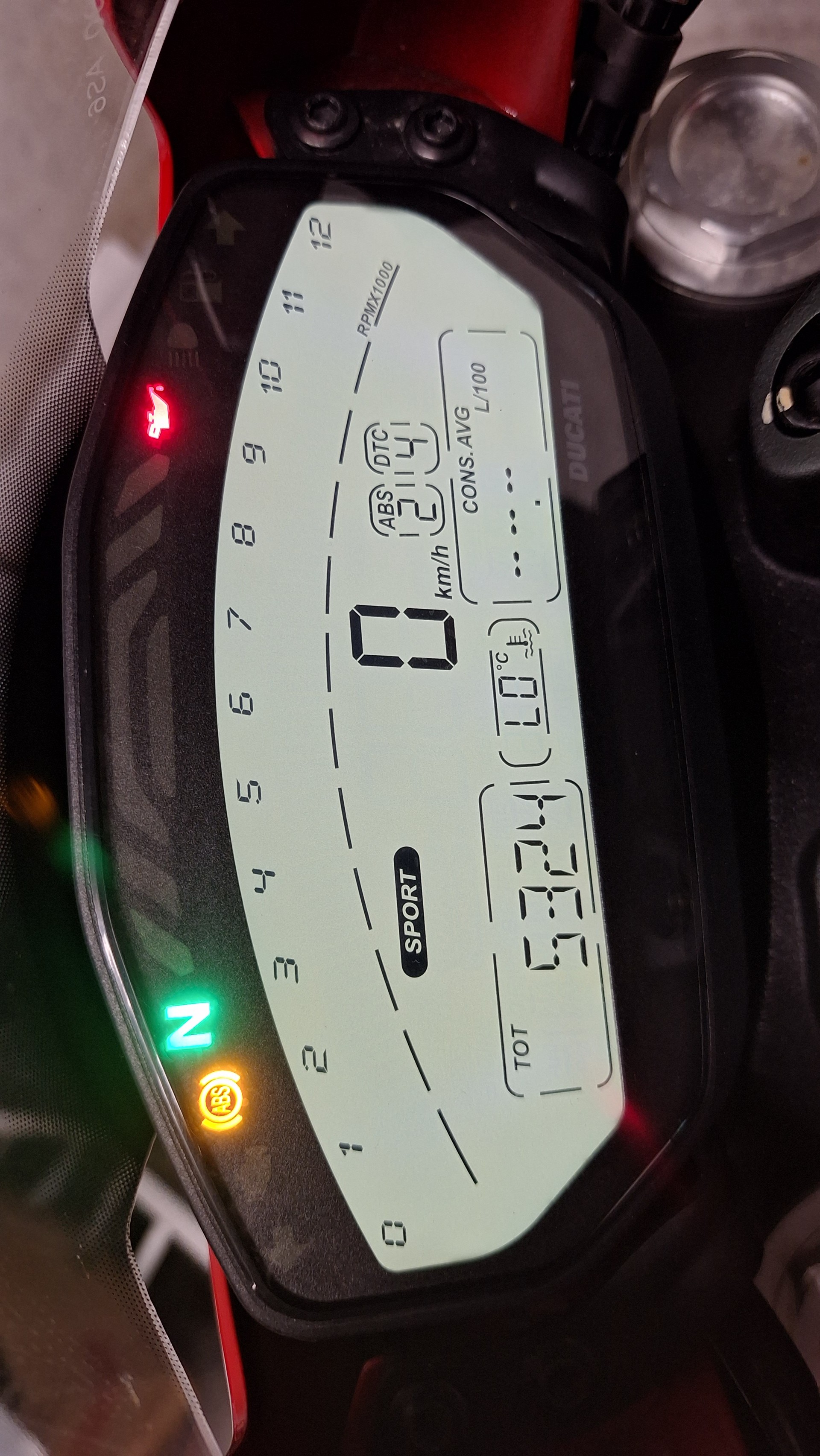 DUCATI Monster 821-image-9