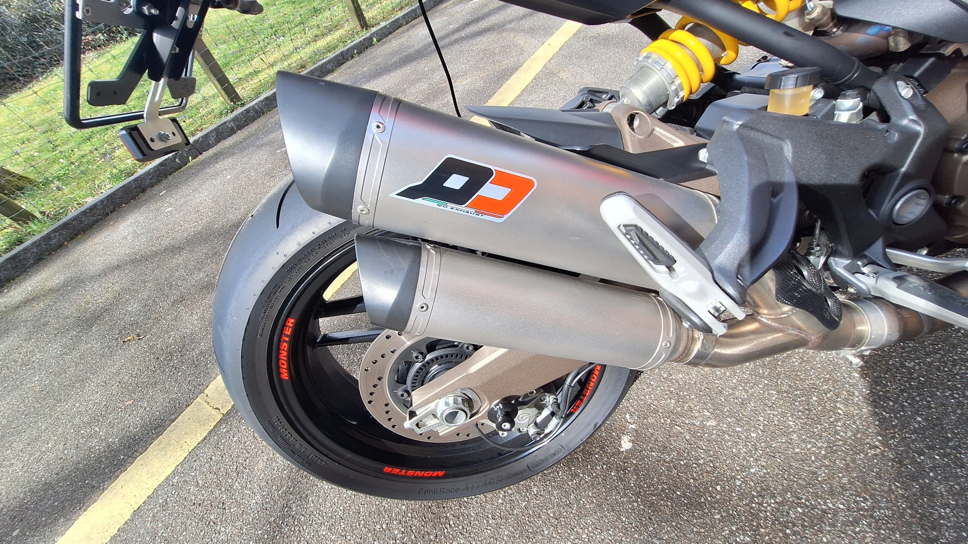 DUCATI Monster 821-image-6