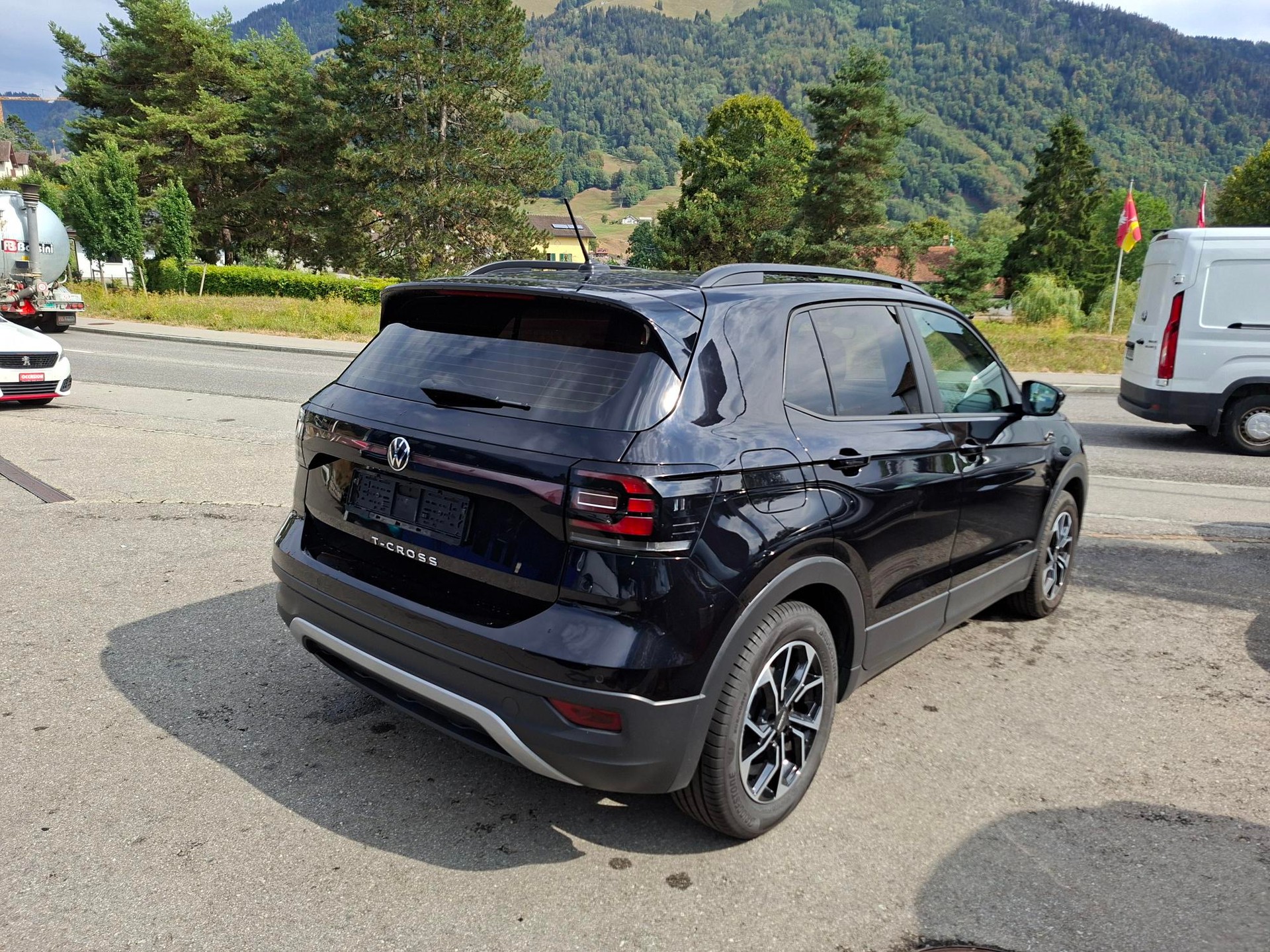 VW T-Cross 1.0 TSI-image-2