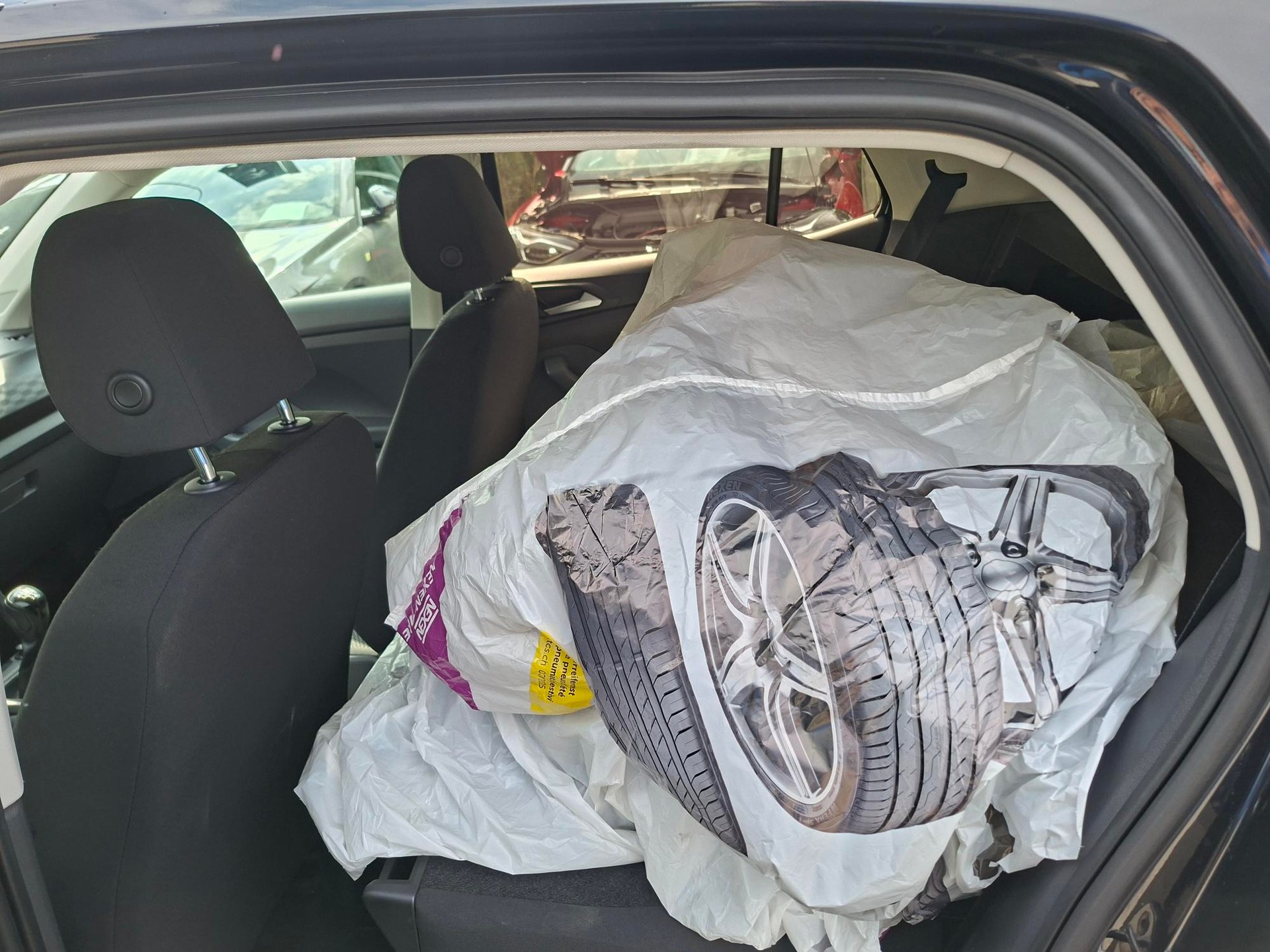VW T-Cross 1.0 TSI-image-9