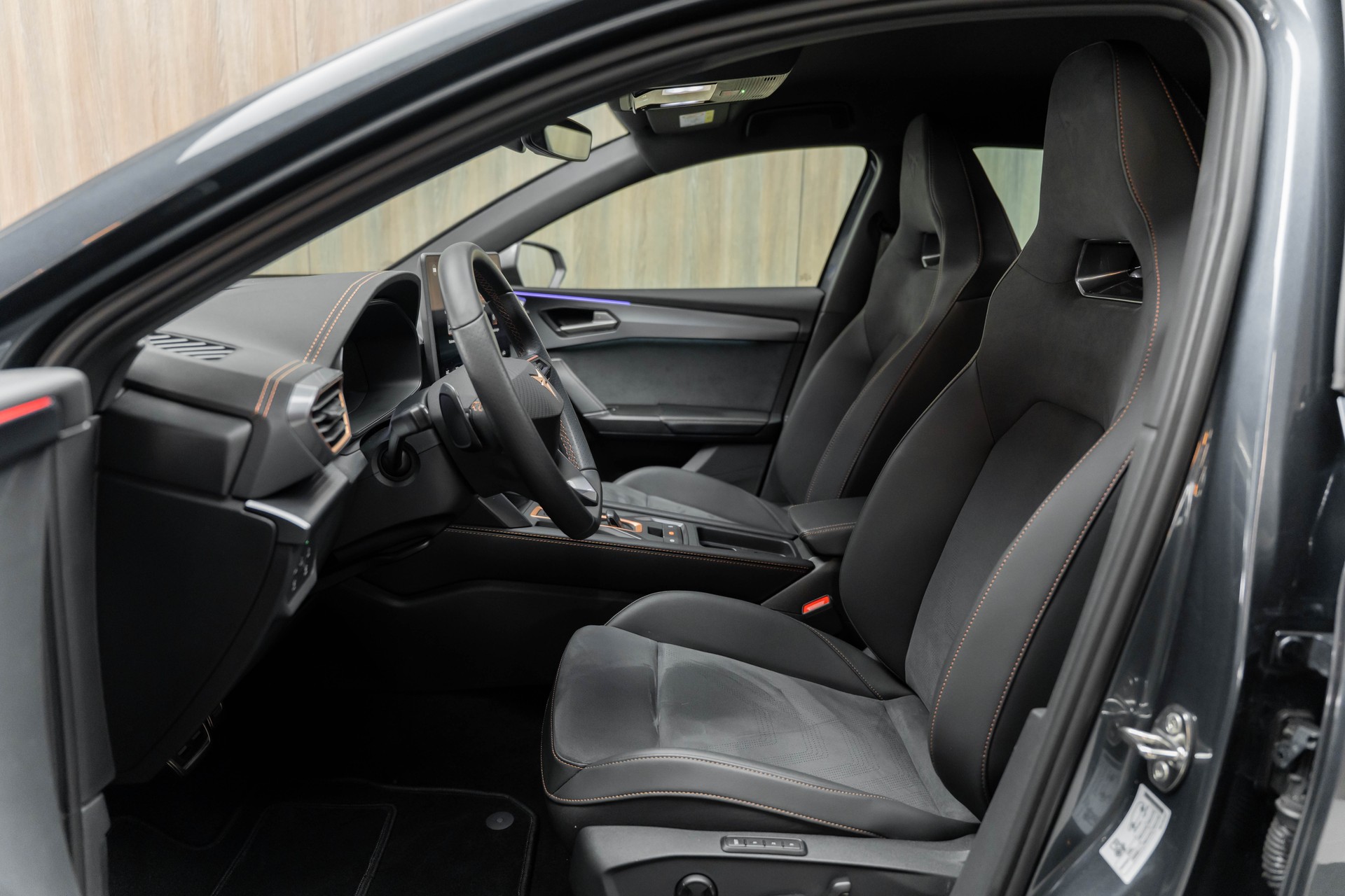 CUPRA LEON ST 2.0 TSI VZ DSG 4Drive-image-4