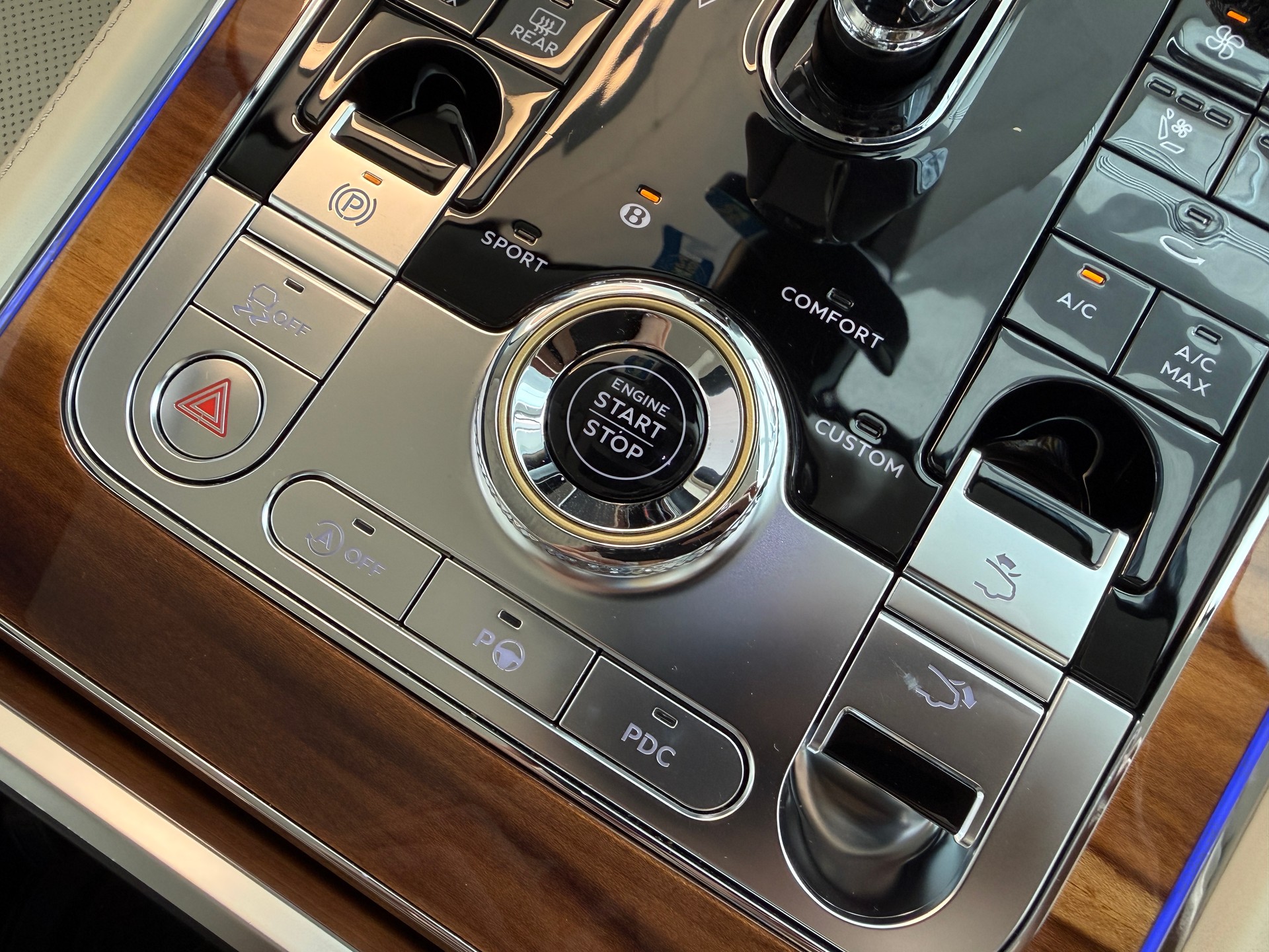 BENTLEY Continental GT 4.0 V8-image-14
