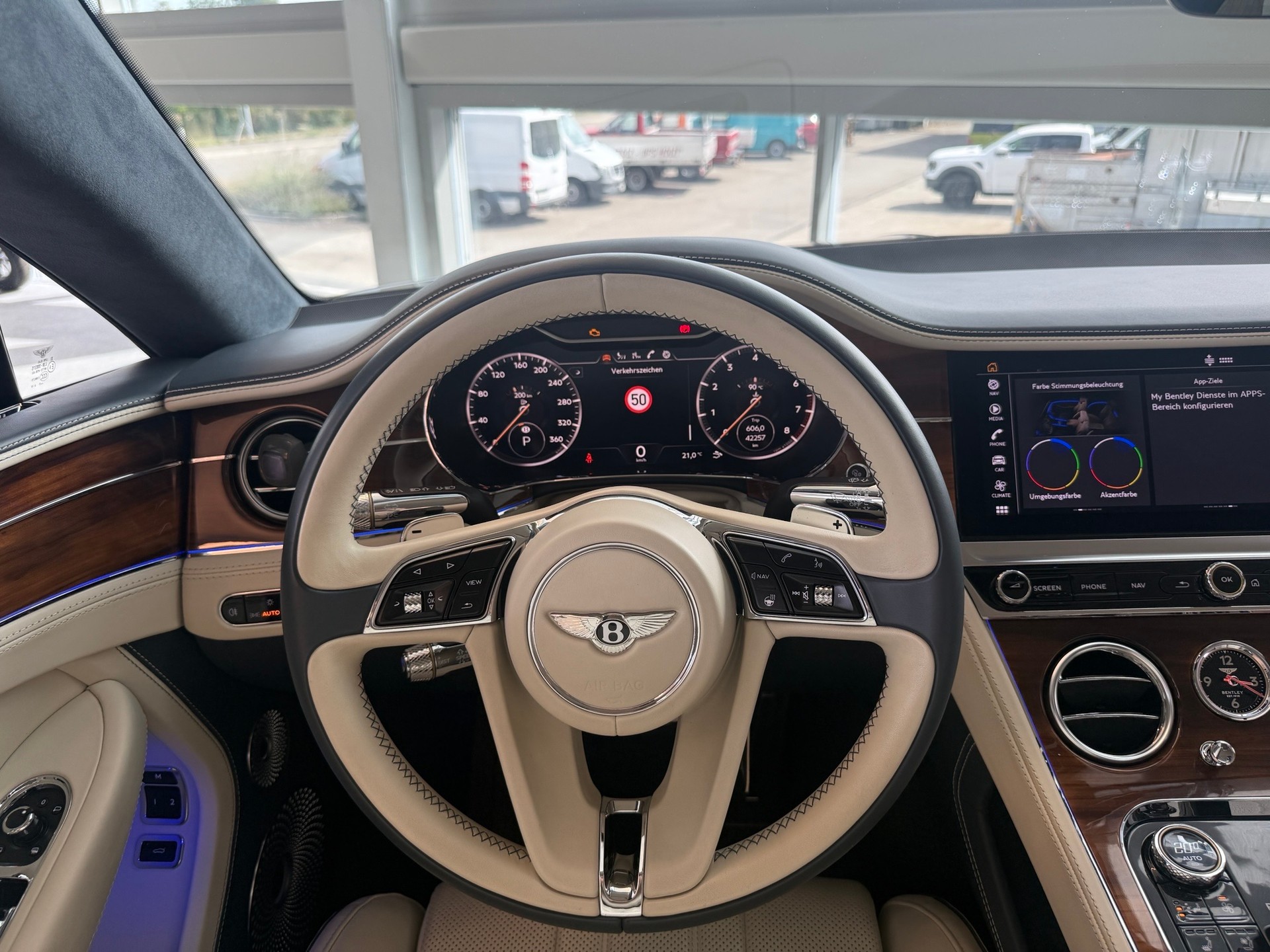 BENTLEY Continental GT 4.0 V8-image-10