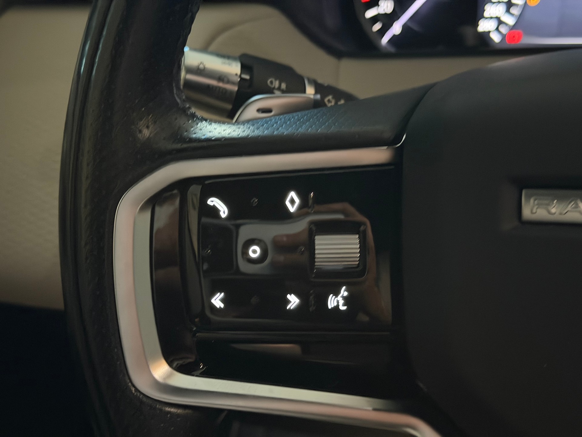 LAND ROVER Range Rover Velar R-Dynamic P 250 S Automatic-image-21
