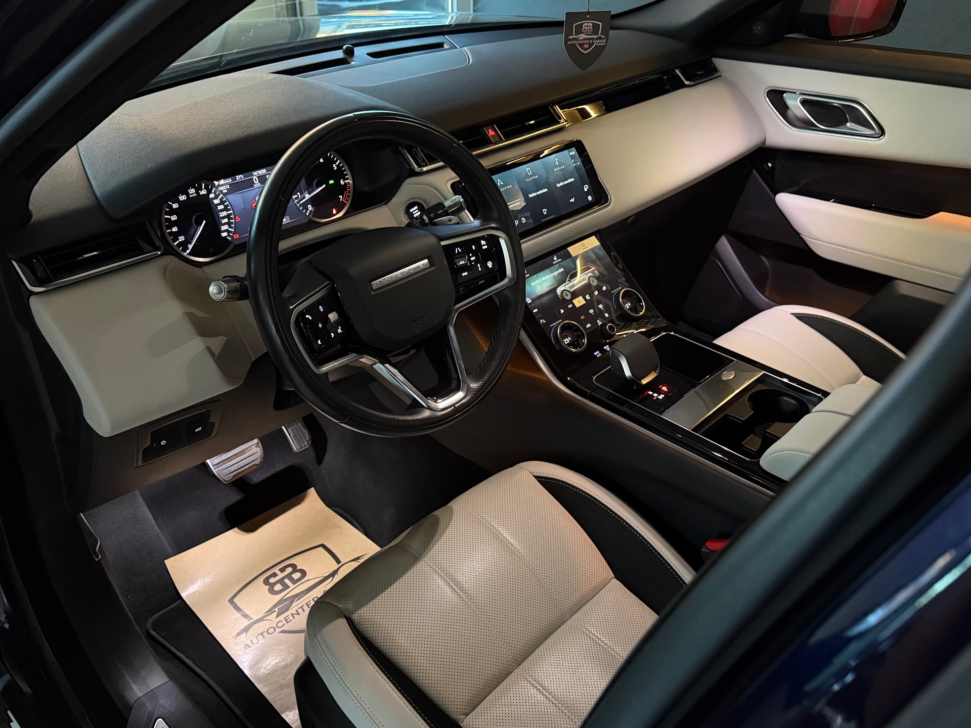LAND ROVER Range Rover Velar R-Dynamic P 250 S Automatic-image-14