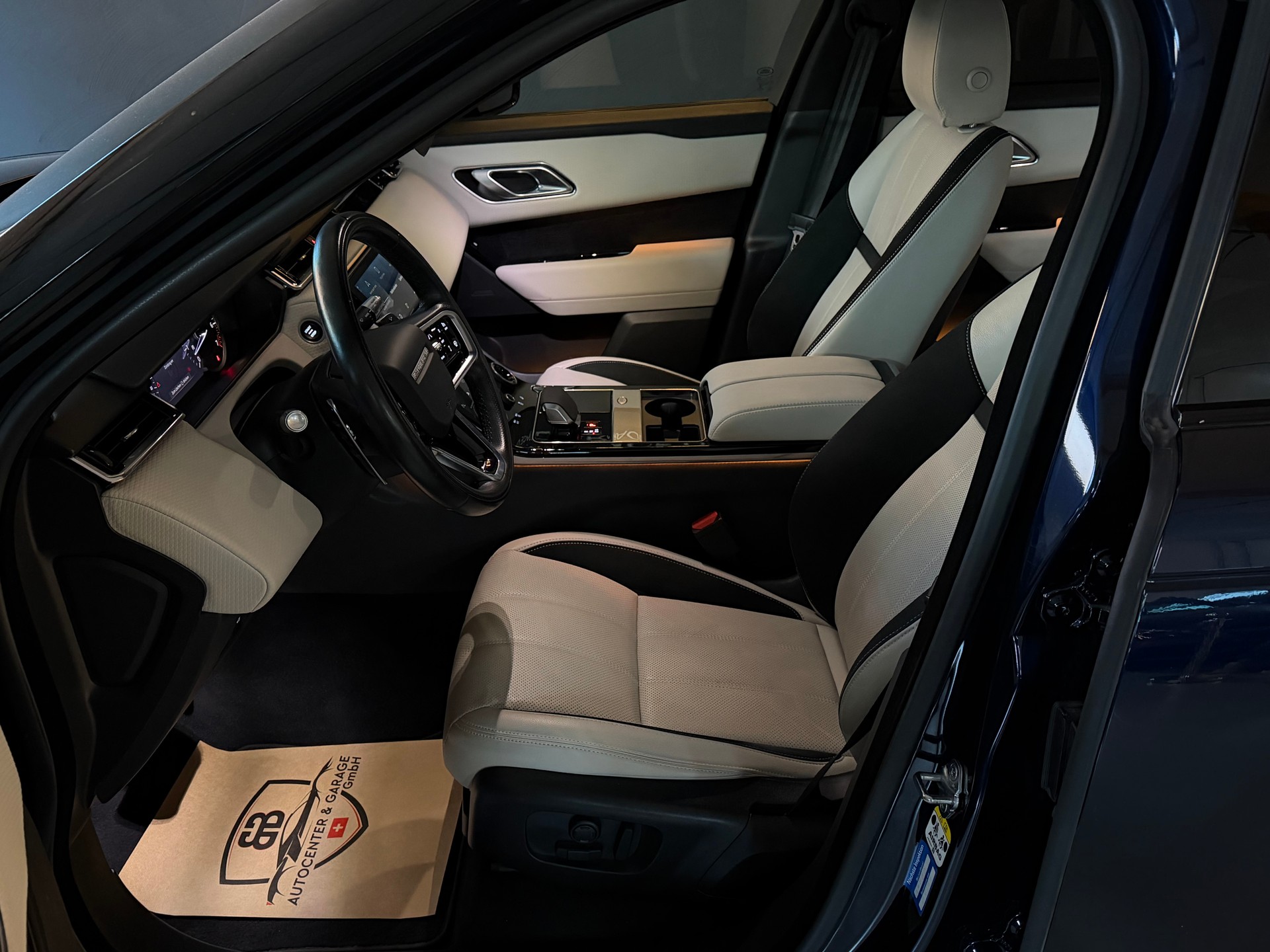 LAND ROVER Range Rover Velar R-Dynamic P 250 S Automatic-image-12