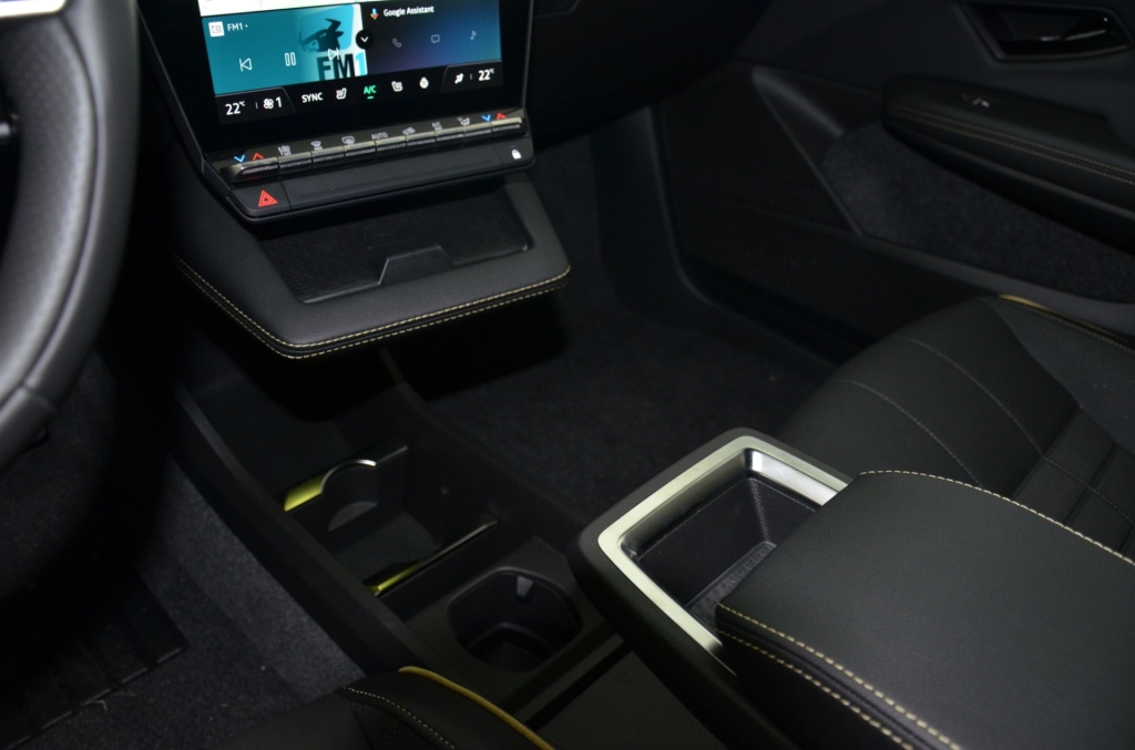 RENAULT Megane E-Tech EV60 *ICONIC*-image-25