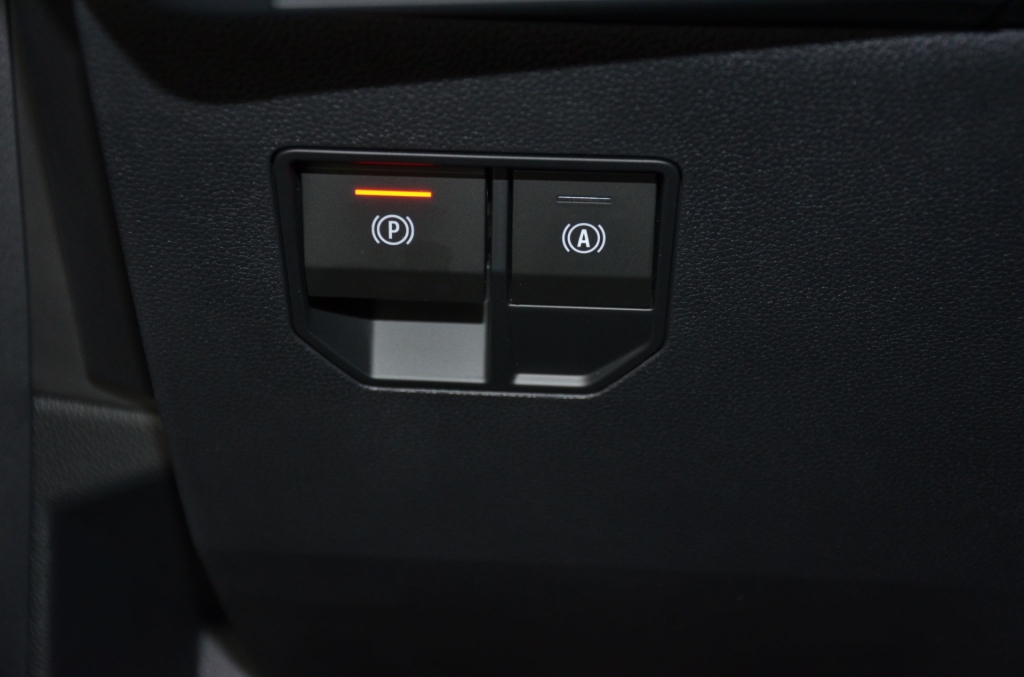 RENAULT Megane E-Tech EV60 *ICONIC*-image-23