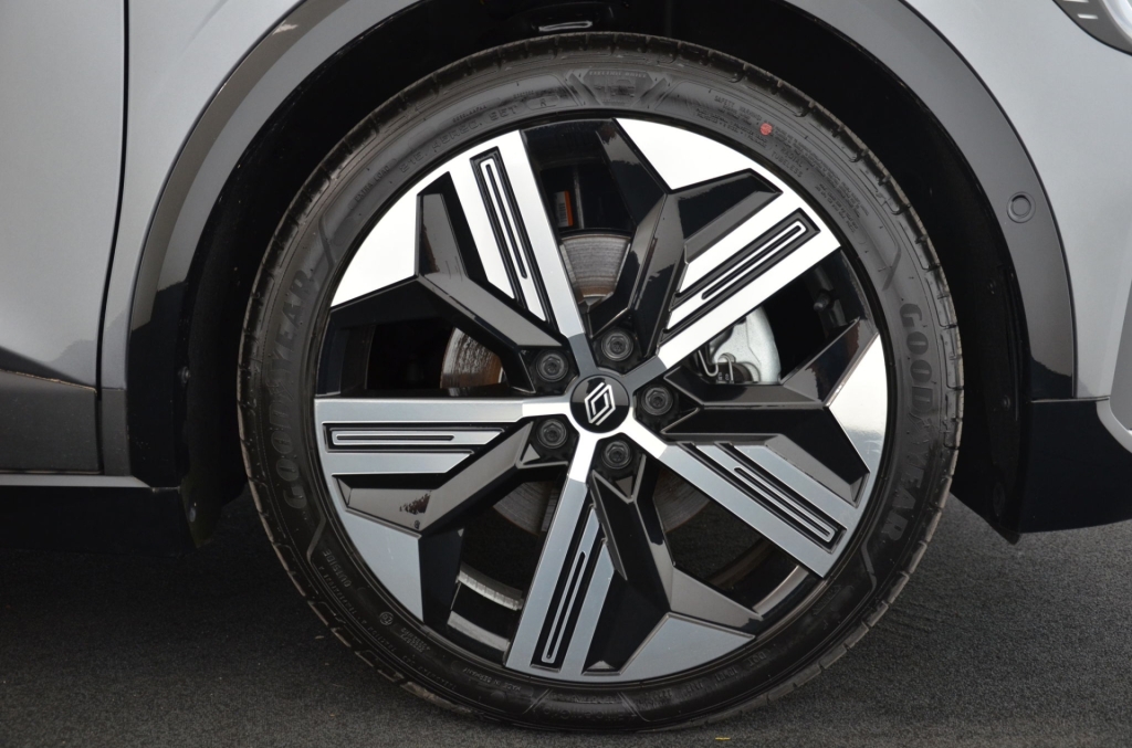 RENAULT Megane E-Tech EV60 *ICONIC*-image-9