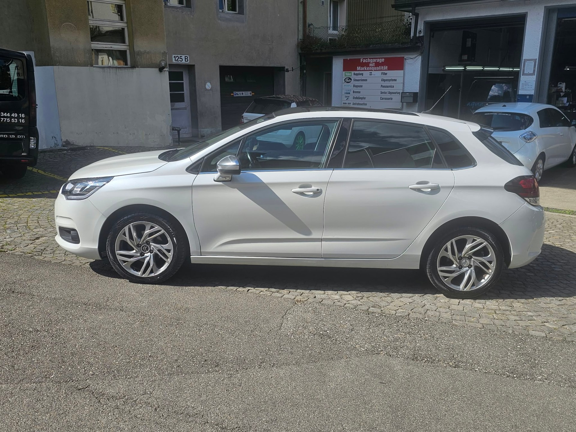 CITROEN C4 1.2 Pure Tech Feel Edition Automatic-image-1