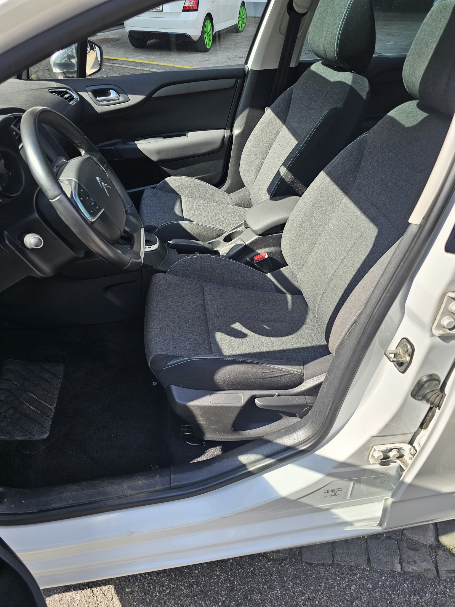 CITROEN C4 1.2 Pure Tech Feel Edition Automatic-image-11