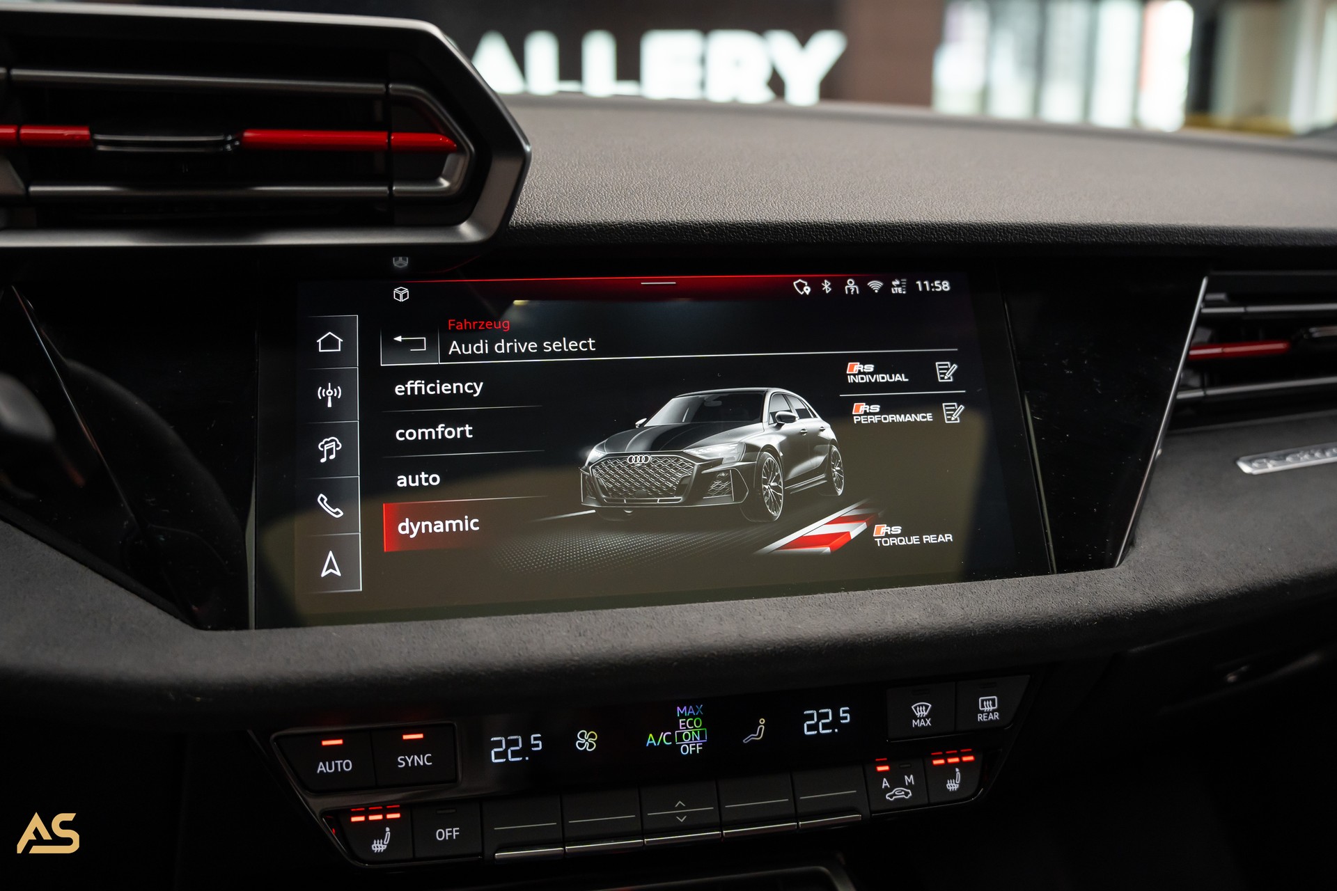 AUDI RS3 Sportback 2.5 TSI Facelift *PROGRESSIVE RED* TRAUM | R8-SCHALENSITZE | PANORAMA | CARBON | WERKSGARANTIE-image-25