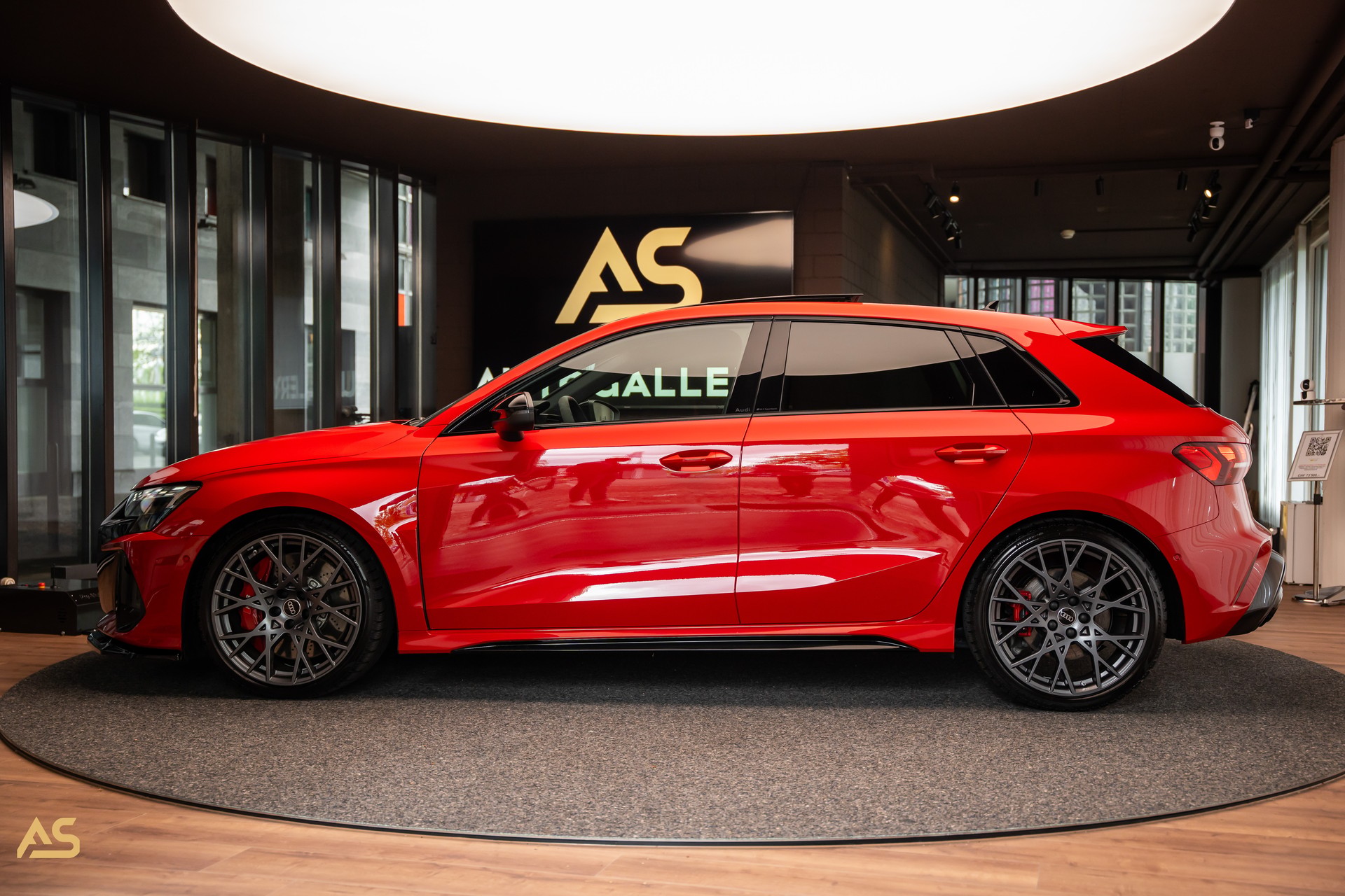 AUDI RS3 Sportback 2.5 TSI Facelift *PROGRESSIVE RED* TRAUM | R8-SCHALENSITZE | PANORAMA | CARBON | WERKSGARANTIE-showroom-element-1