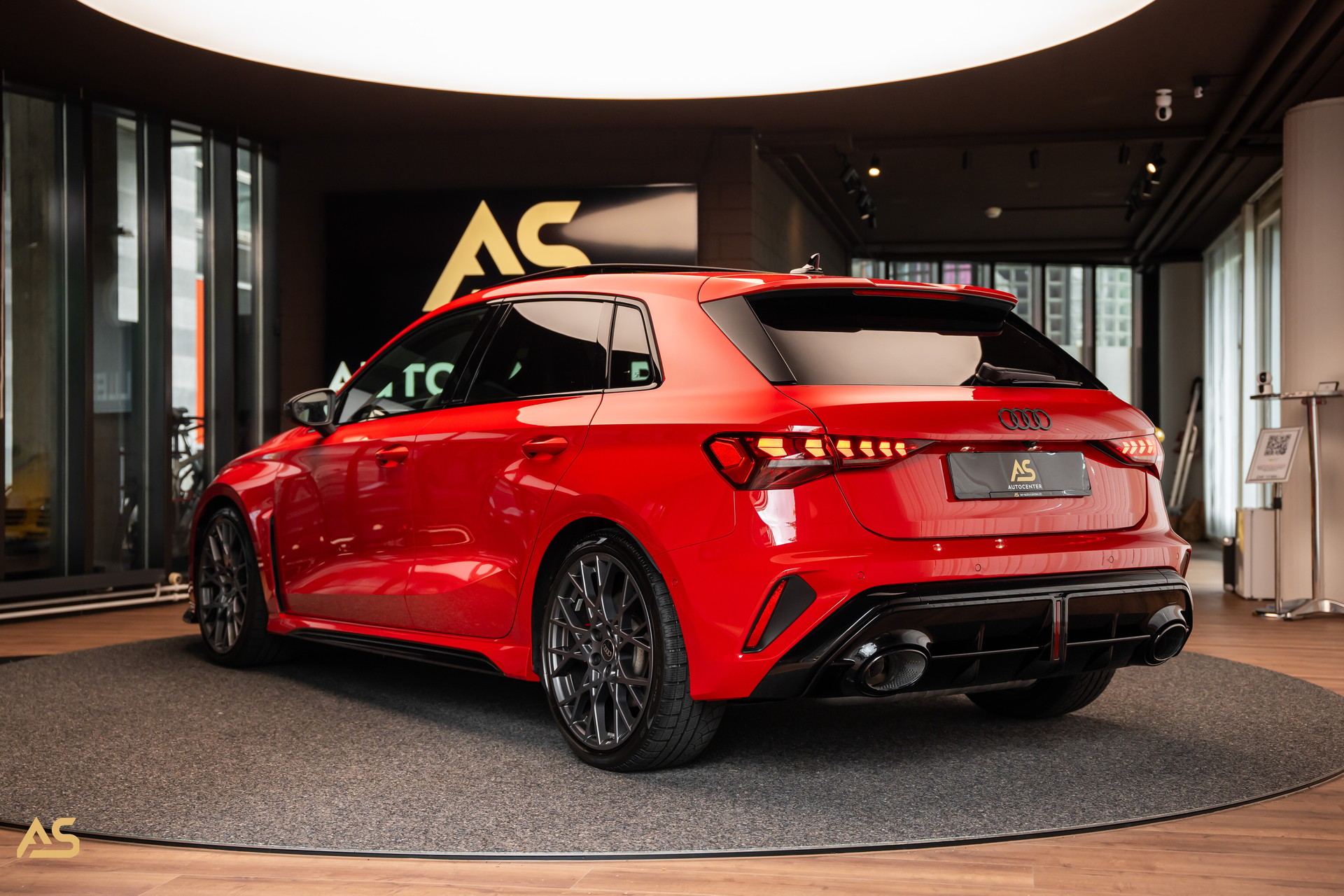 AUDI RS3 Sportback 2.5 TSI Facelift *PROGRESSIVE RED* TRAUM | R8-SCHALENSITZE | PANORAMA | CARBON | WERKSGARANTIE-showroom-element-2