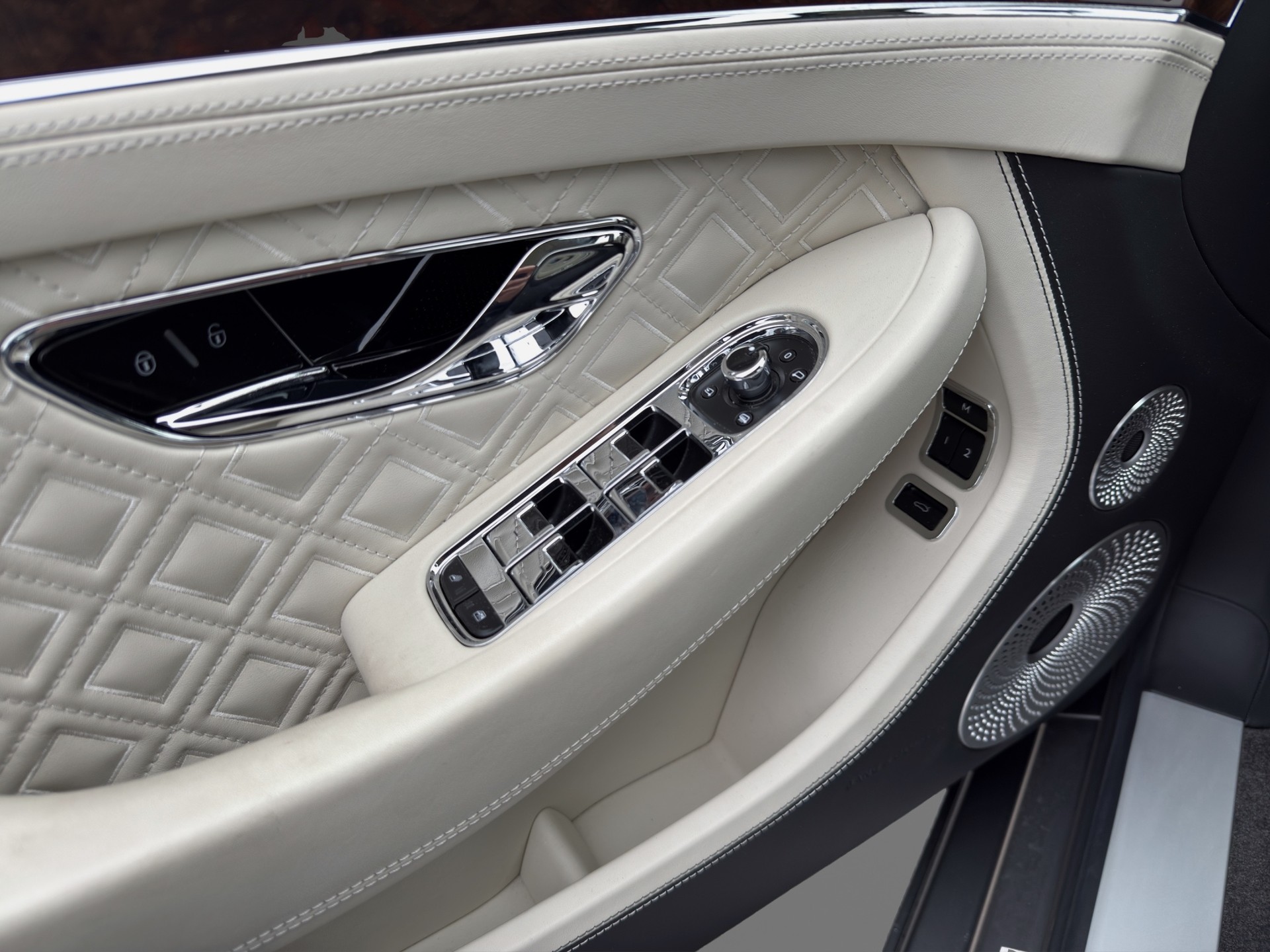 BENTLEY Continental GT 6.0 W12-image-14