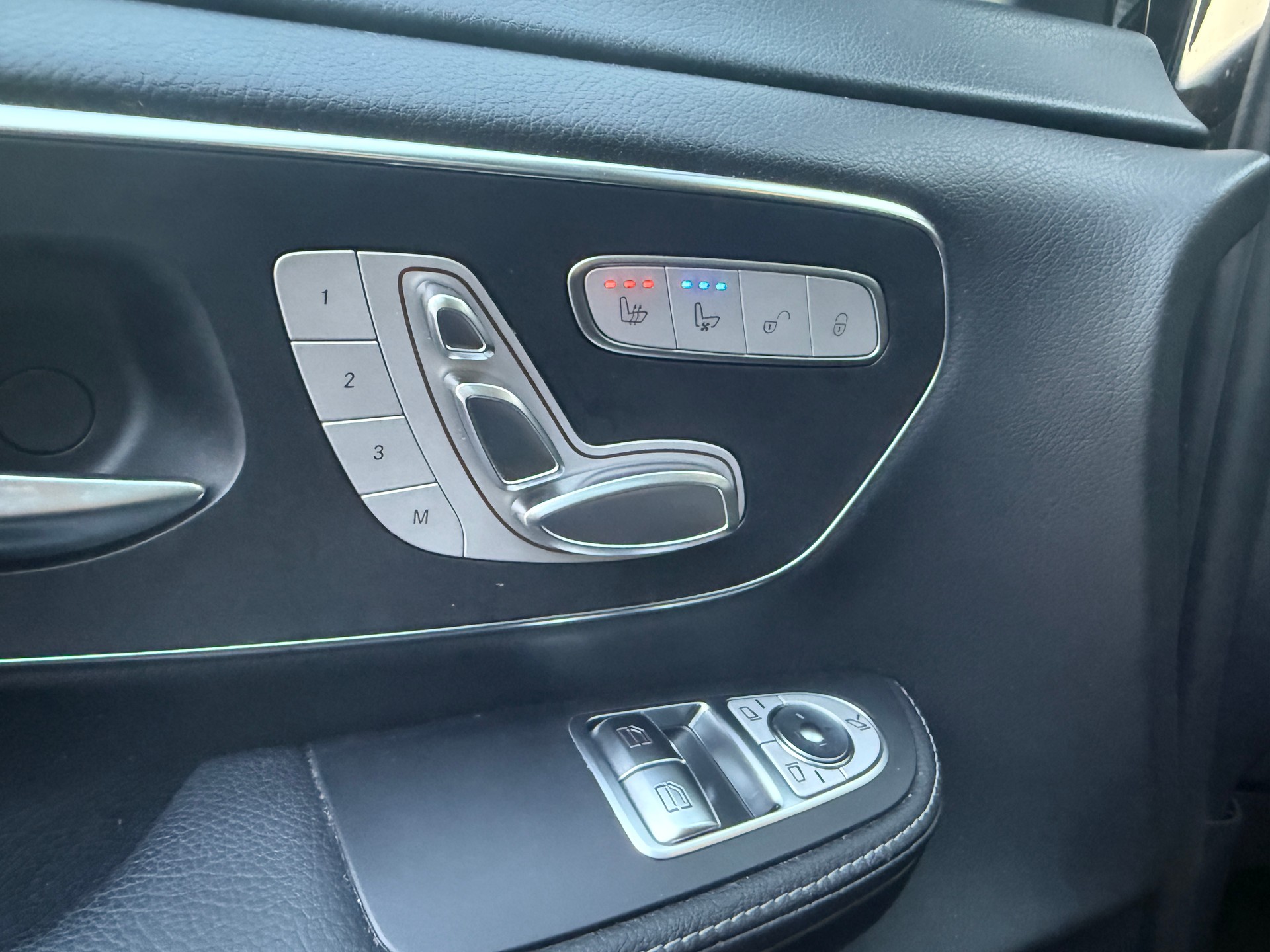 MERCEDES-BENZ V 250 d lang Exclusive 4Matic 9G-Tronic-image-28