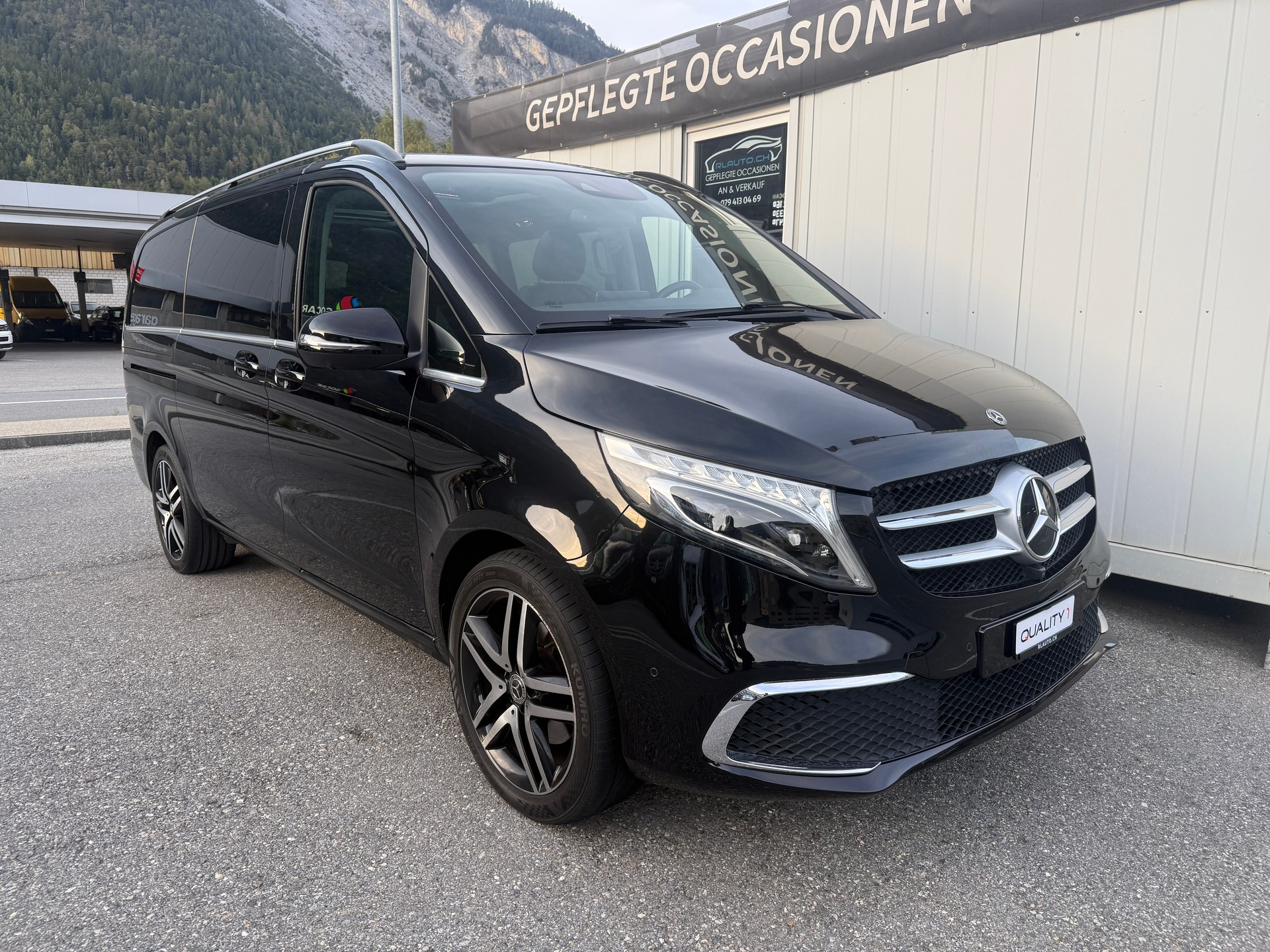 MERCEDES-BENZ V 250 d lang Exclusive 4Matic 9G-Tronic-showroom-element-1