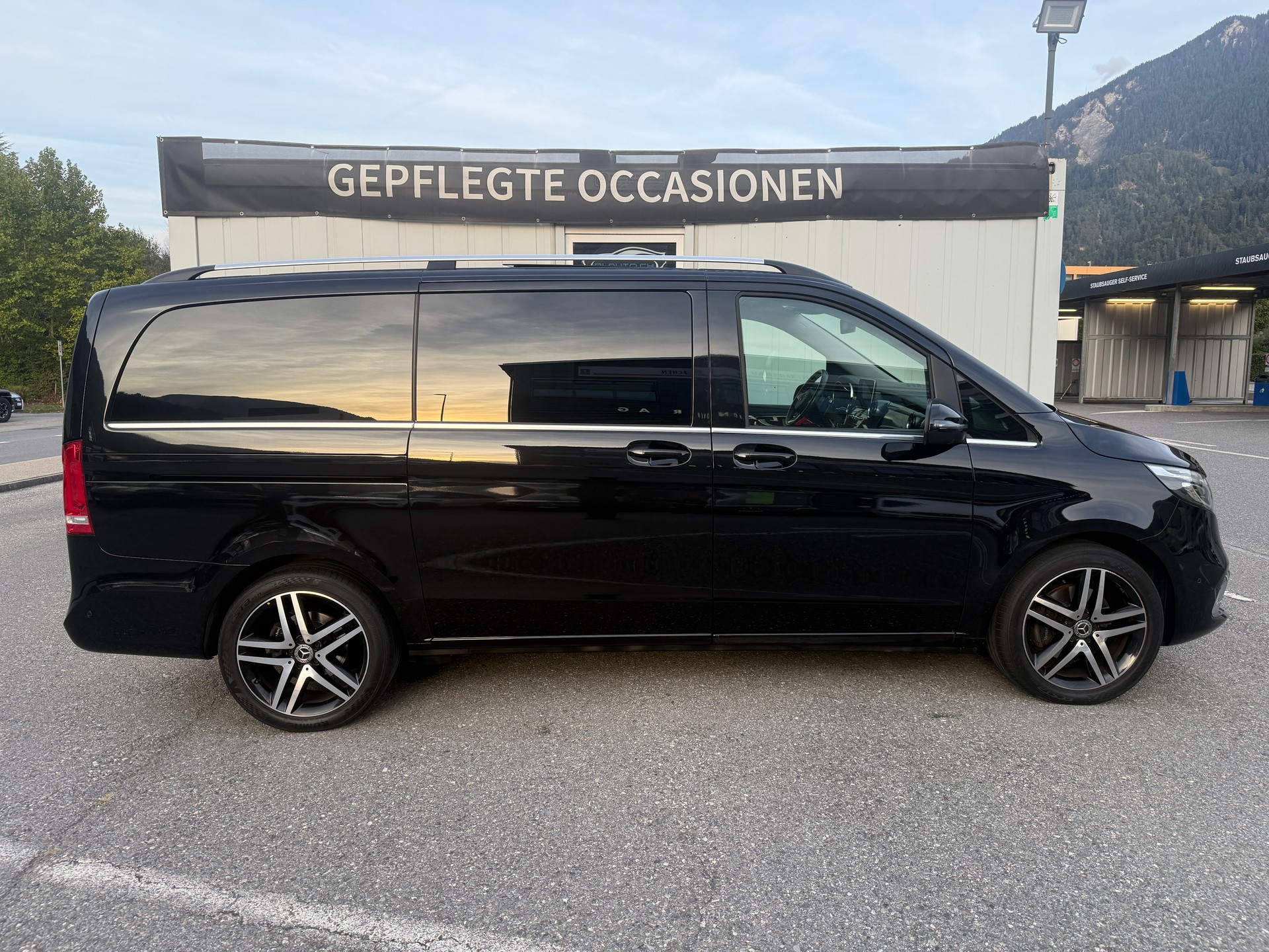 MERCEDES-BENZ V 250 d lang Exclusive 4Matic 9G-Tronic-showroom-element-2