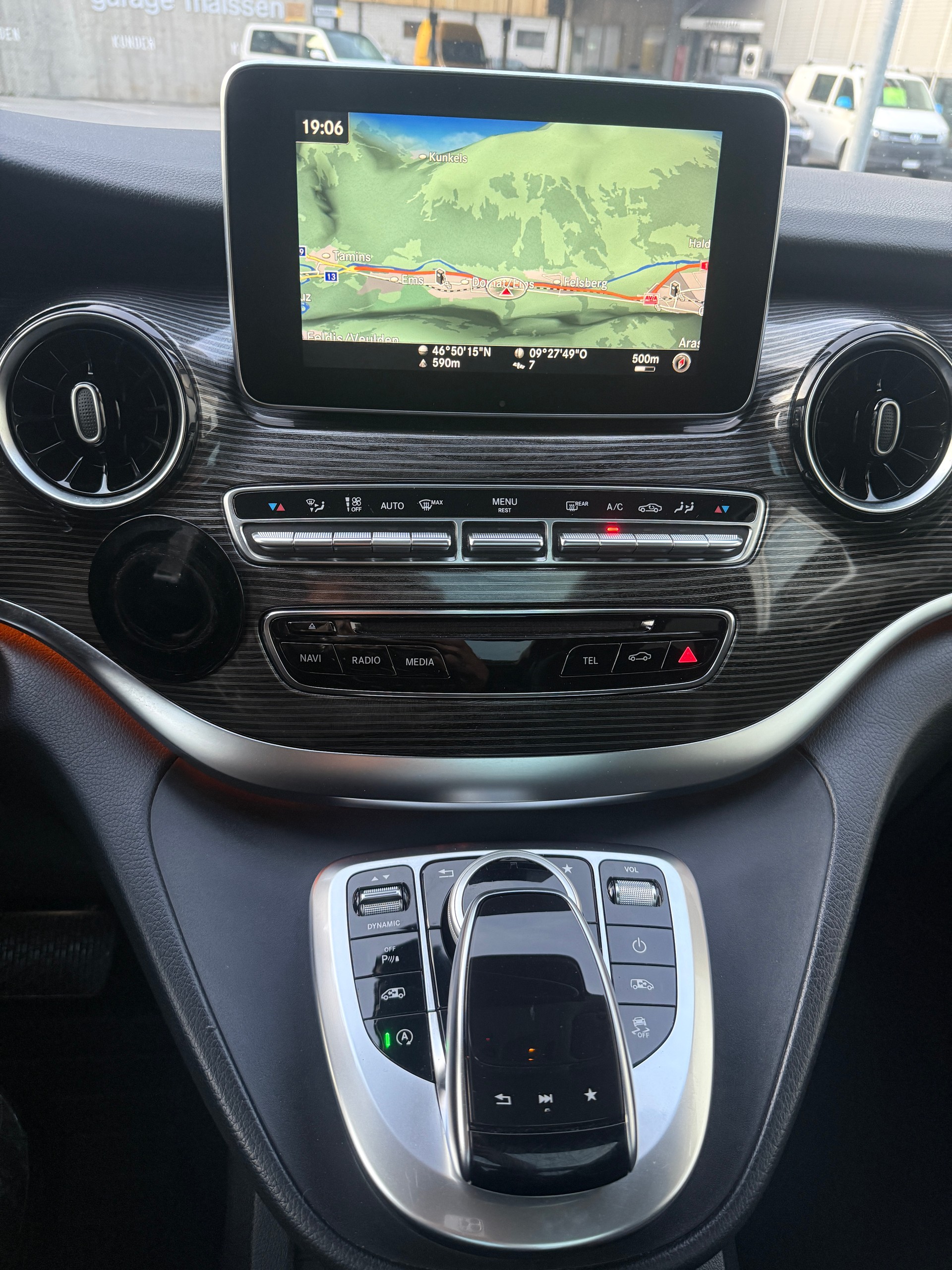 MERCEDES-BENZ V 250 d lang Exclusive 4Matic 9G-Tronic-image-22