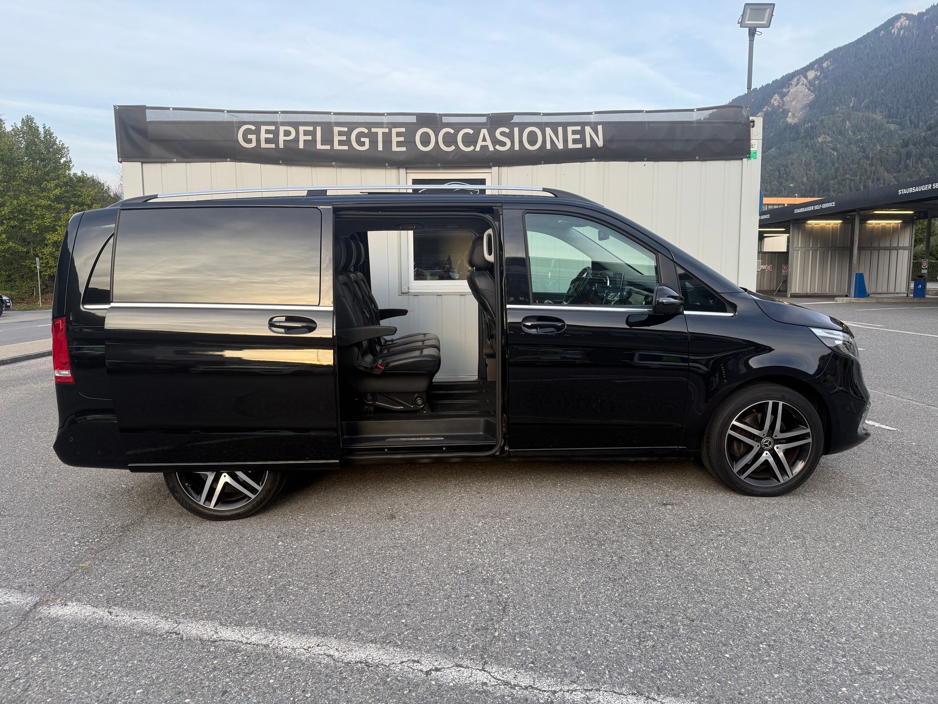 MERCEDES-BENZ V 250 d lang Exclusive 4Matic 9G-Tronic-showroom-element-3