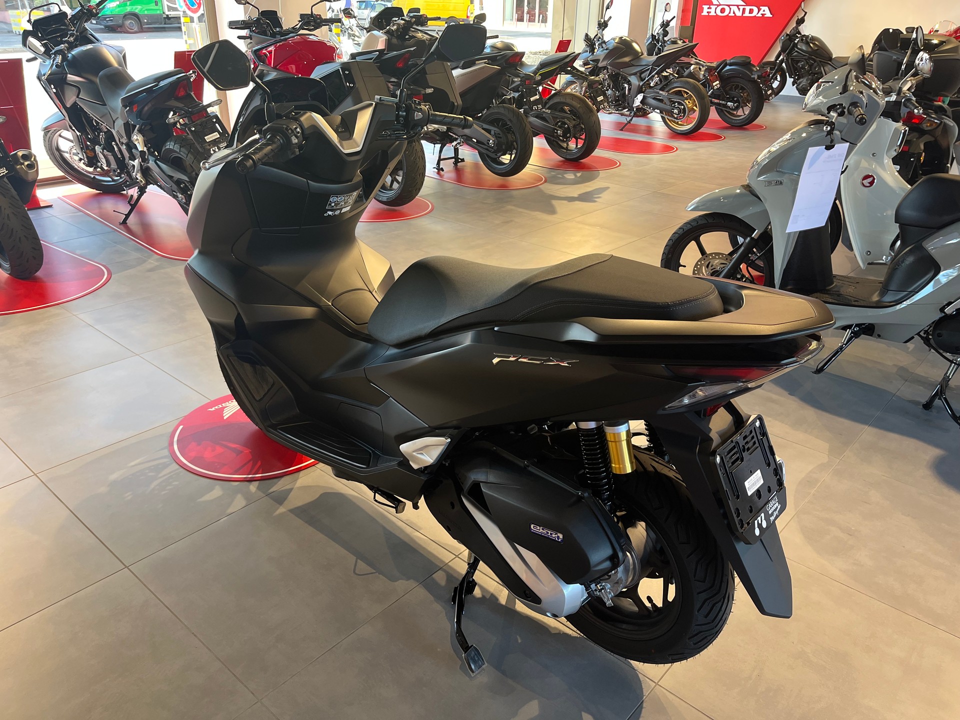 HONDA PCX 125 DX TFT. connectivity-image-4