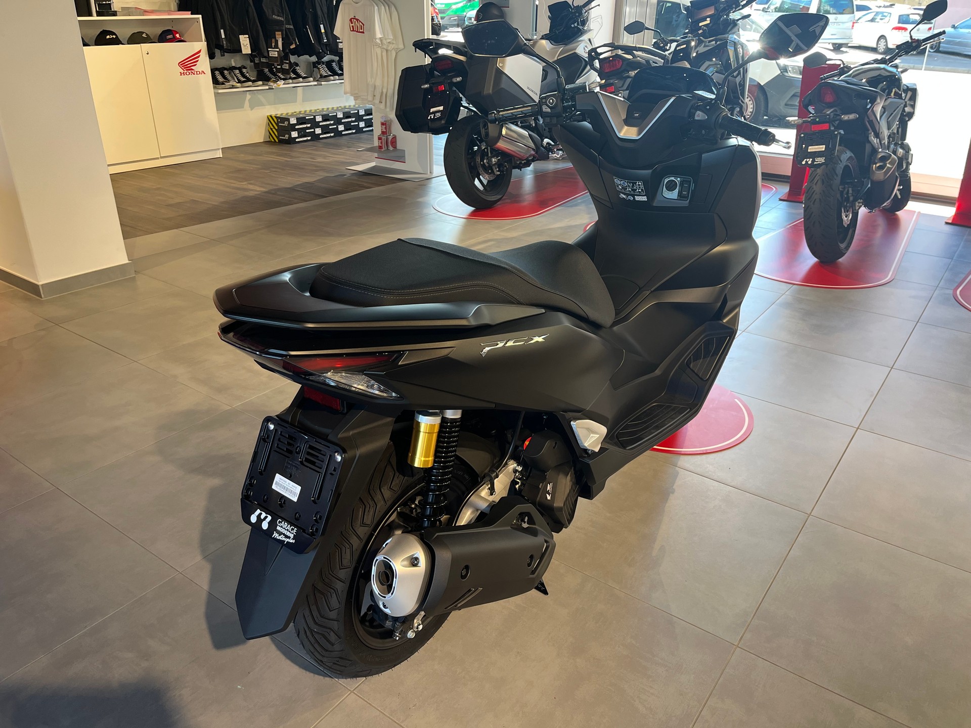 HONDA PCX 125 DX TFT. connectivity-image-3
